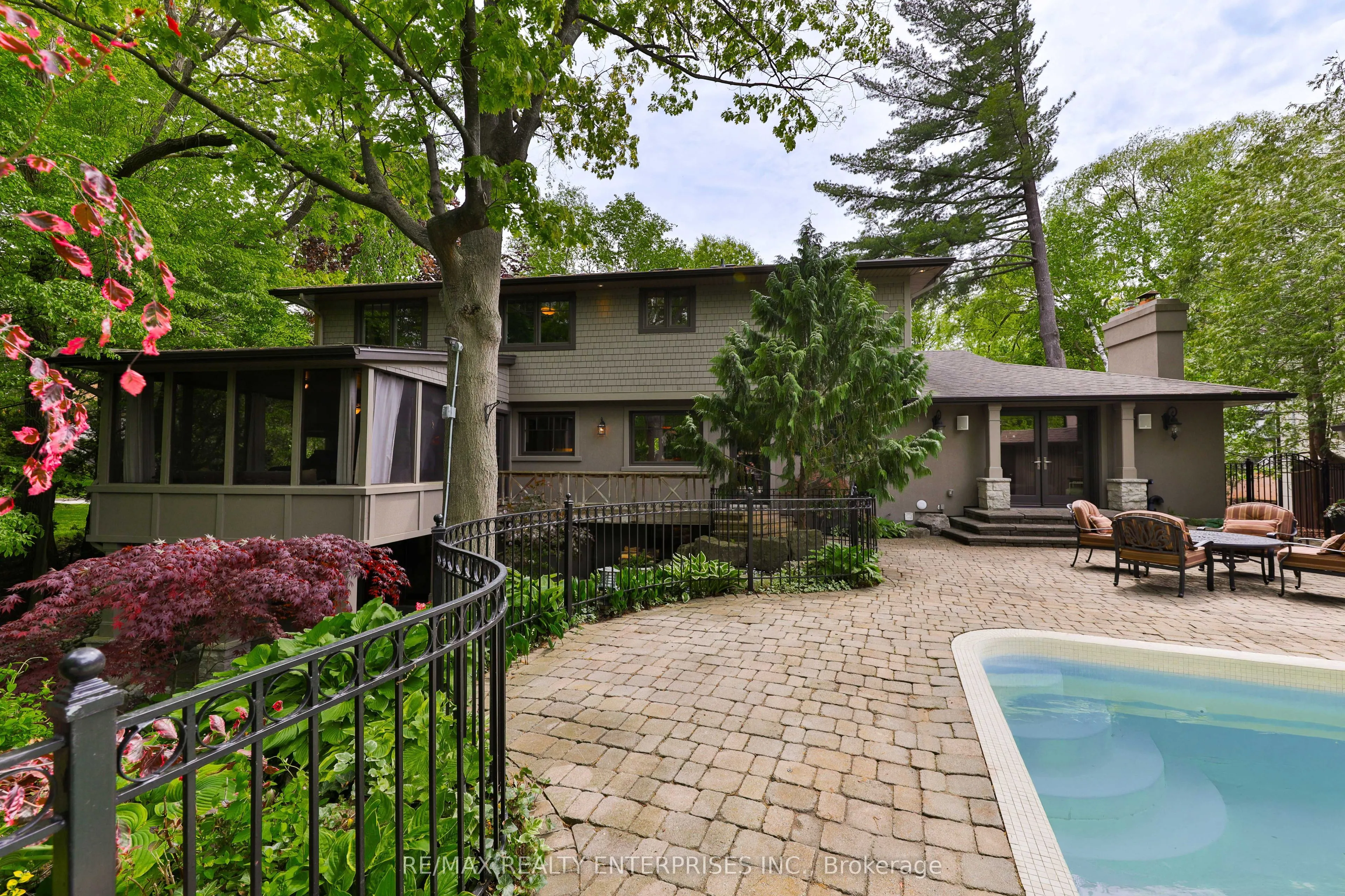 1293 Greenoaks Drive