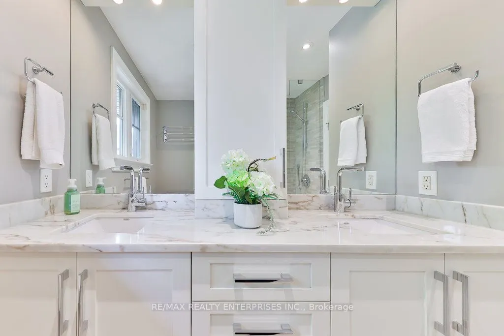 1293 Greenoaks Drive