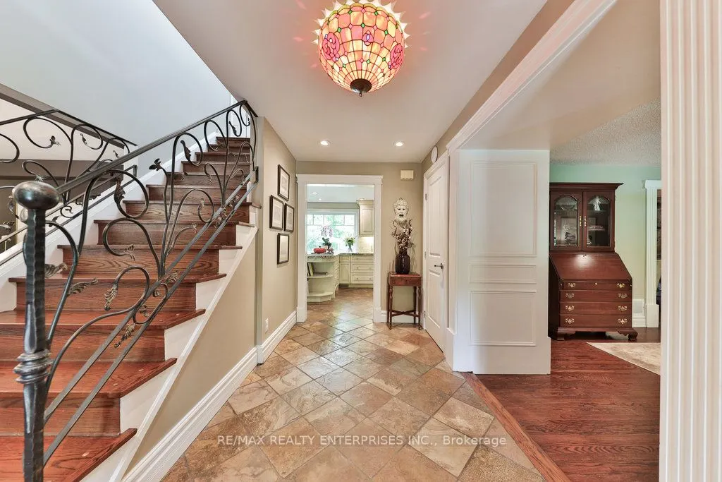 1293 Greenoaks Drive