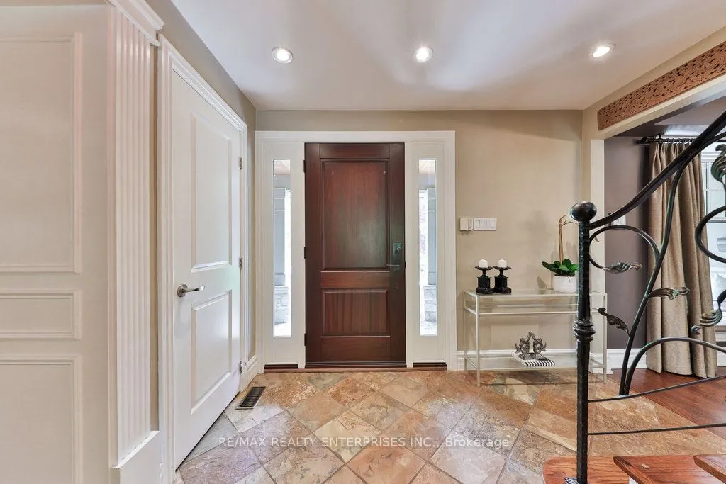 1293 Greenoaks Drive