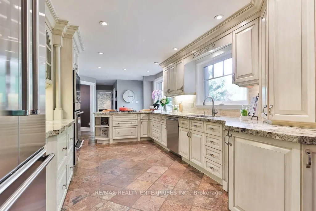 1293 Greenoaks Drive