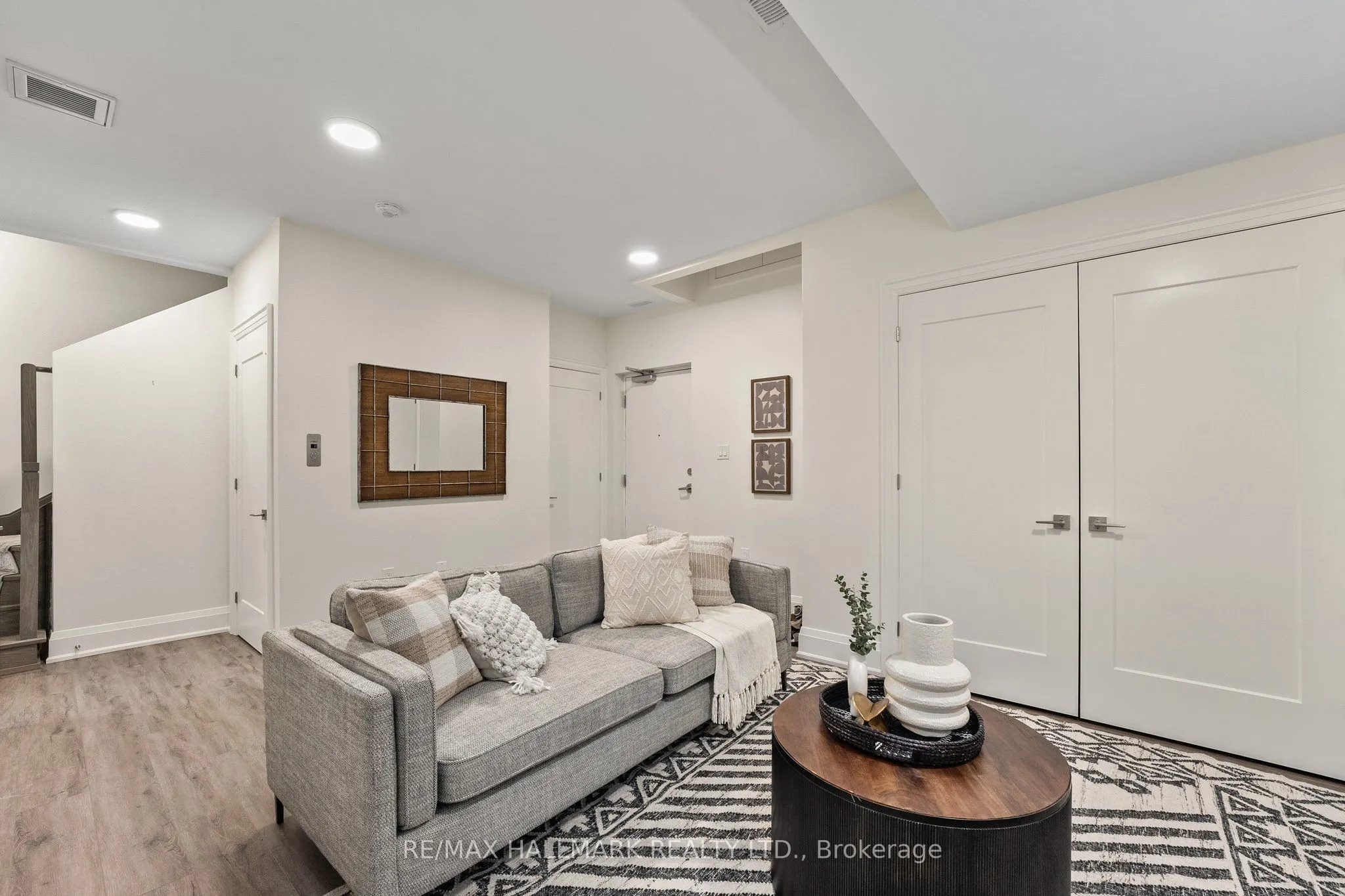 129 High Street W, #129
