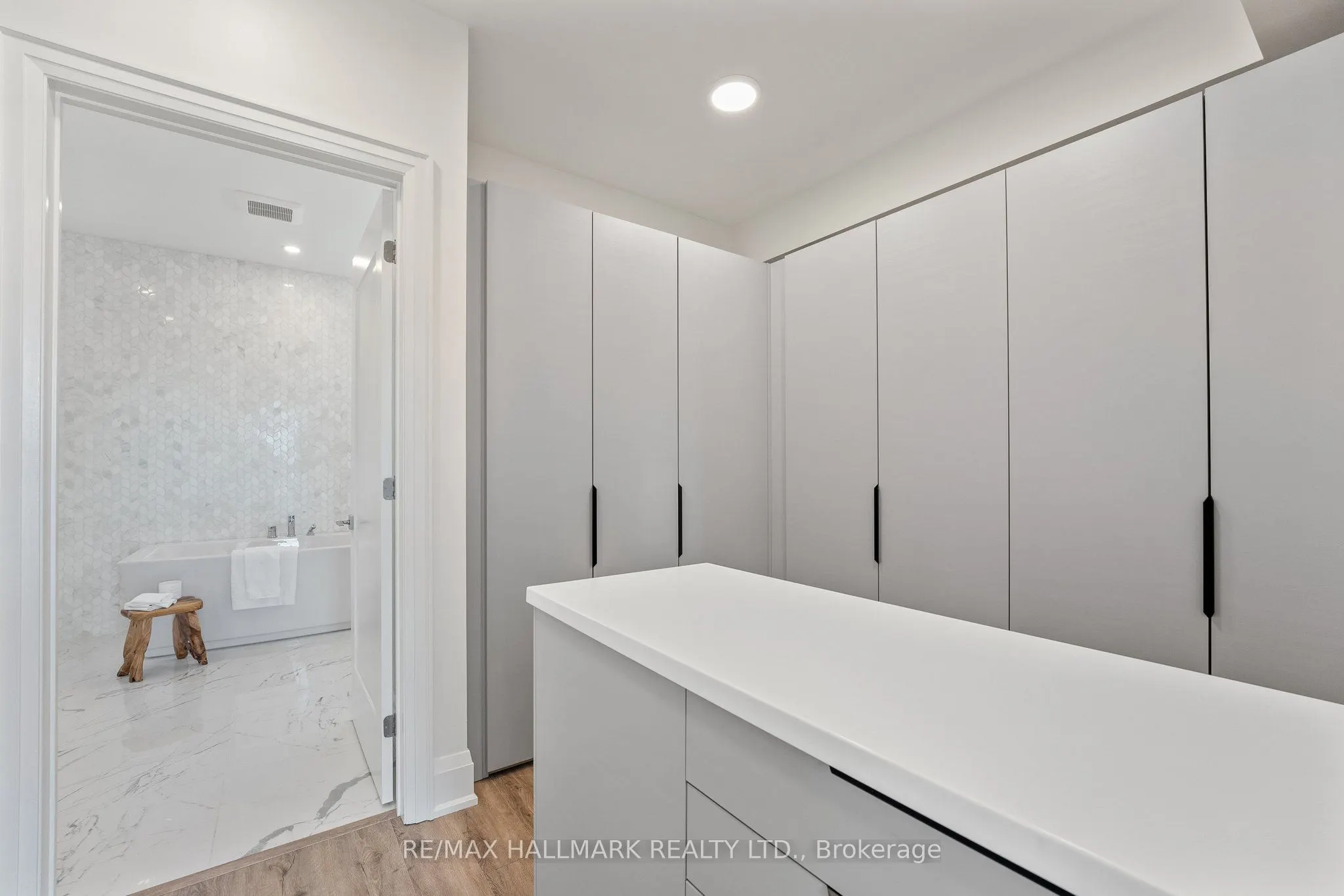 129 High Street W, #129