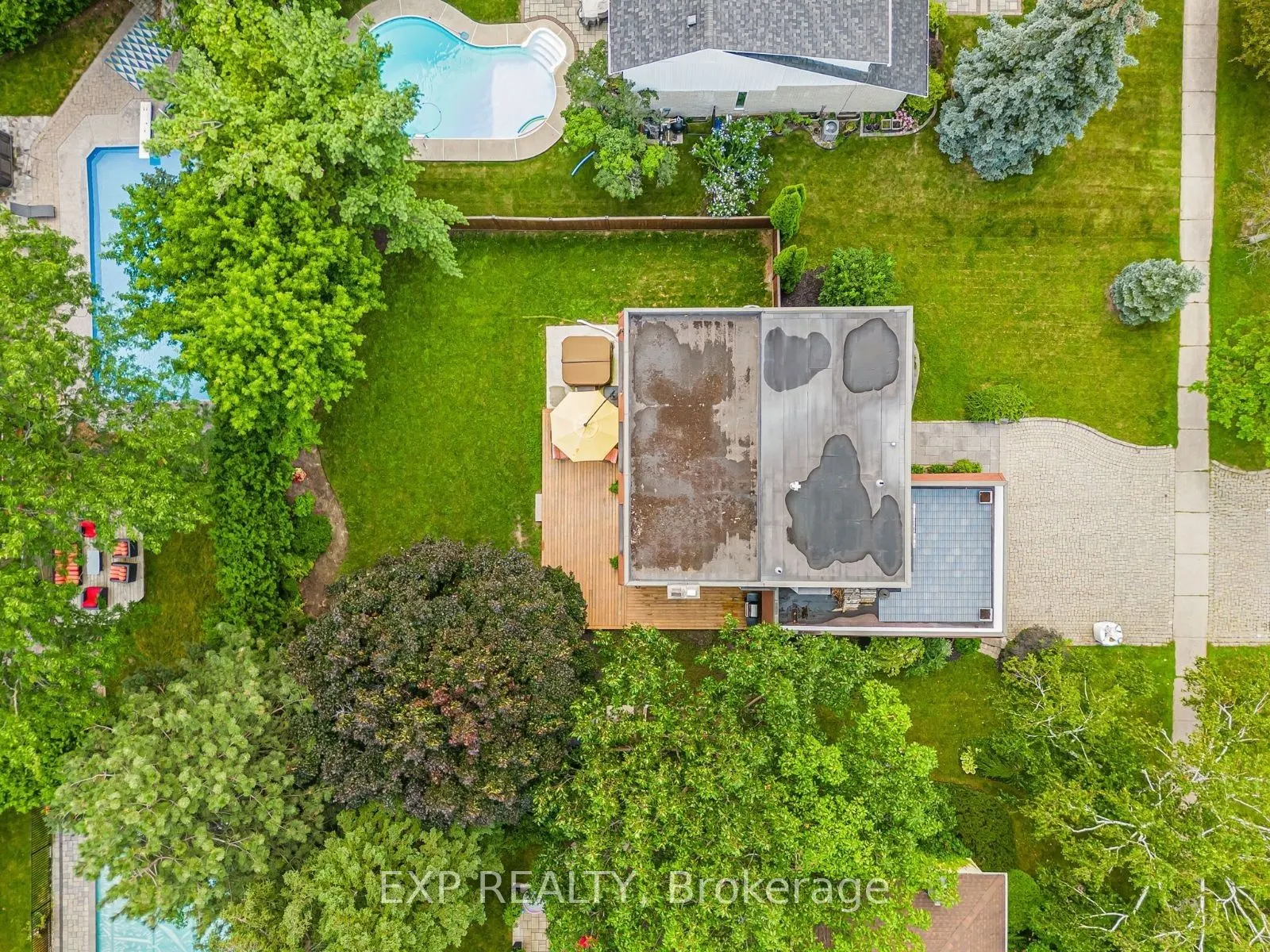 37 Kenninghall Boulevard
