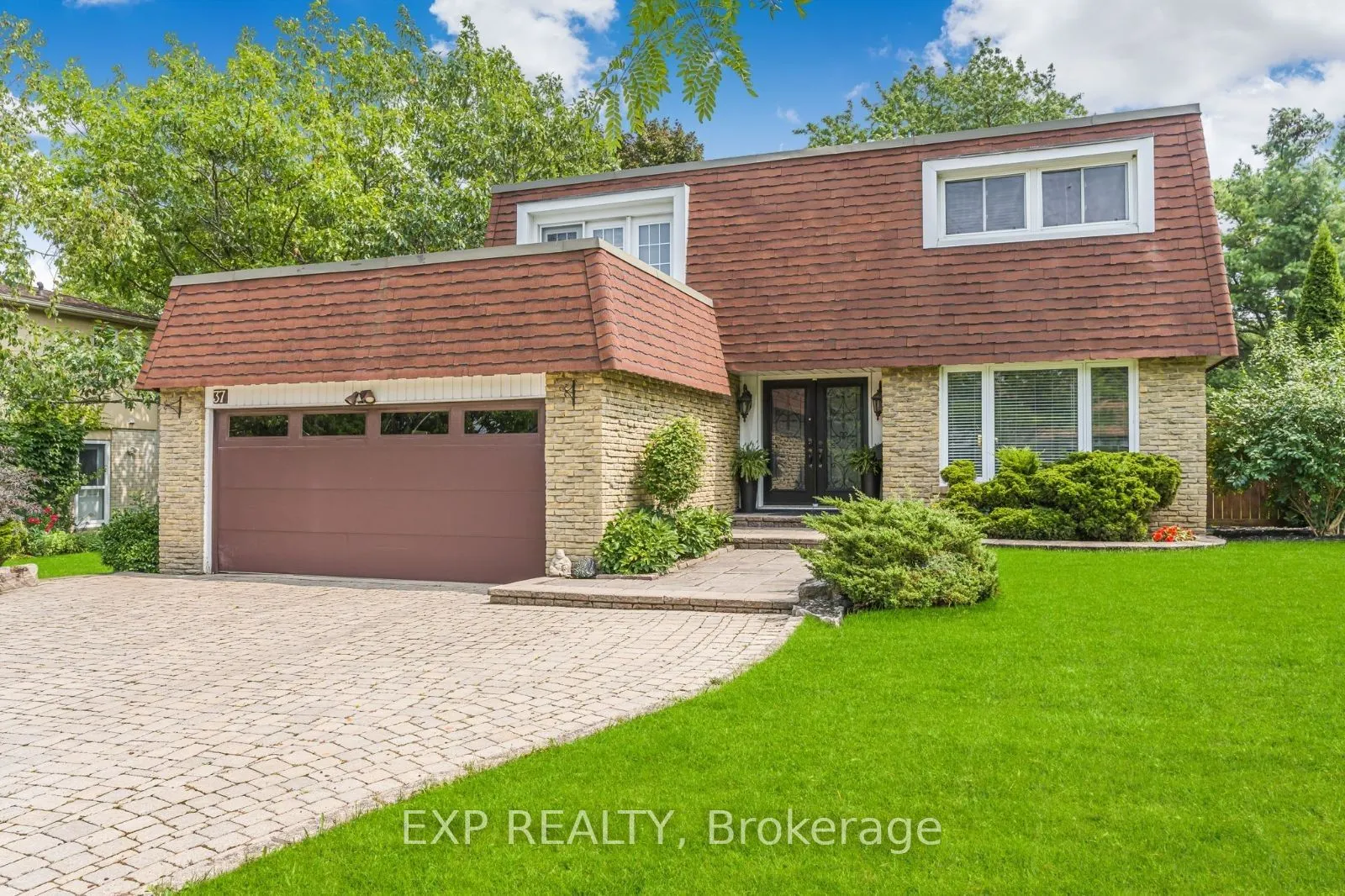 37 Kenninghall Boulevard