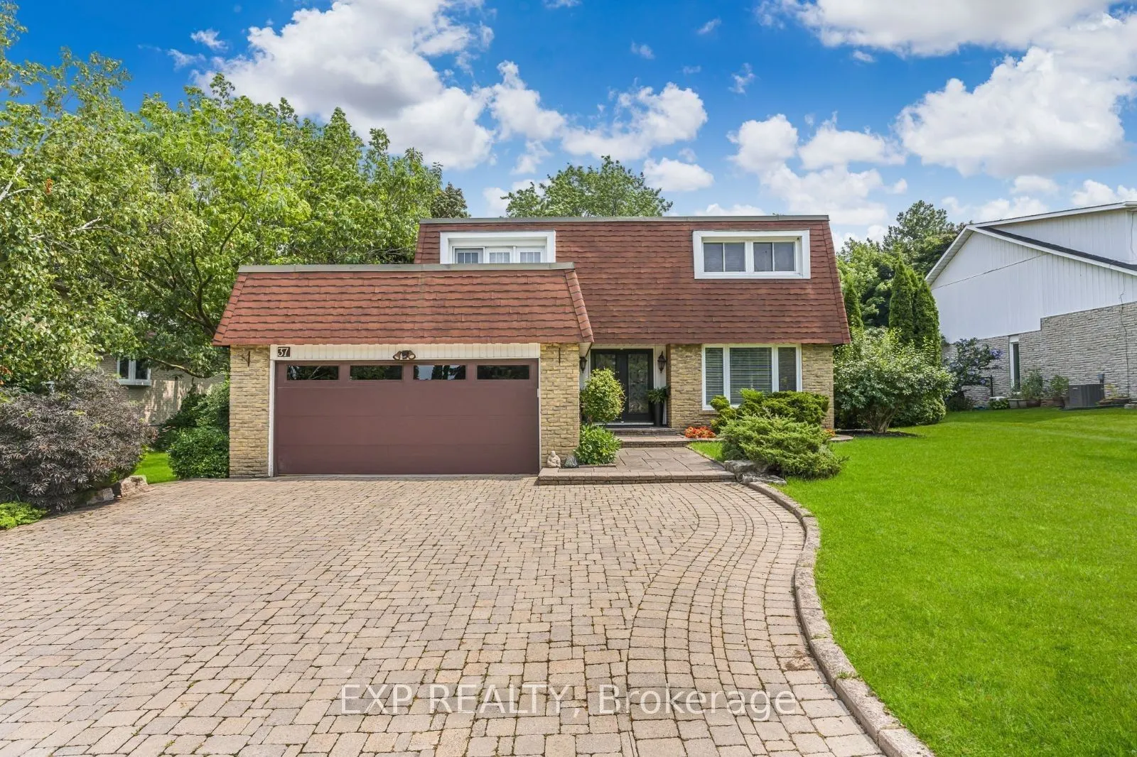 37 Kenninghall Boulevard