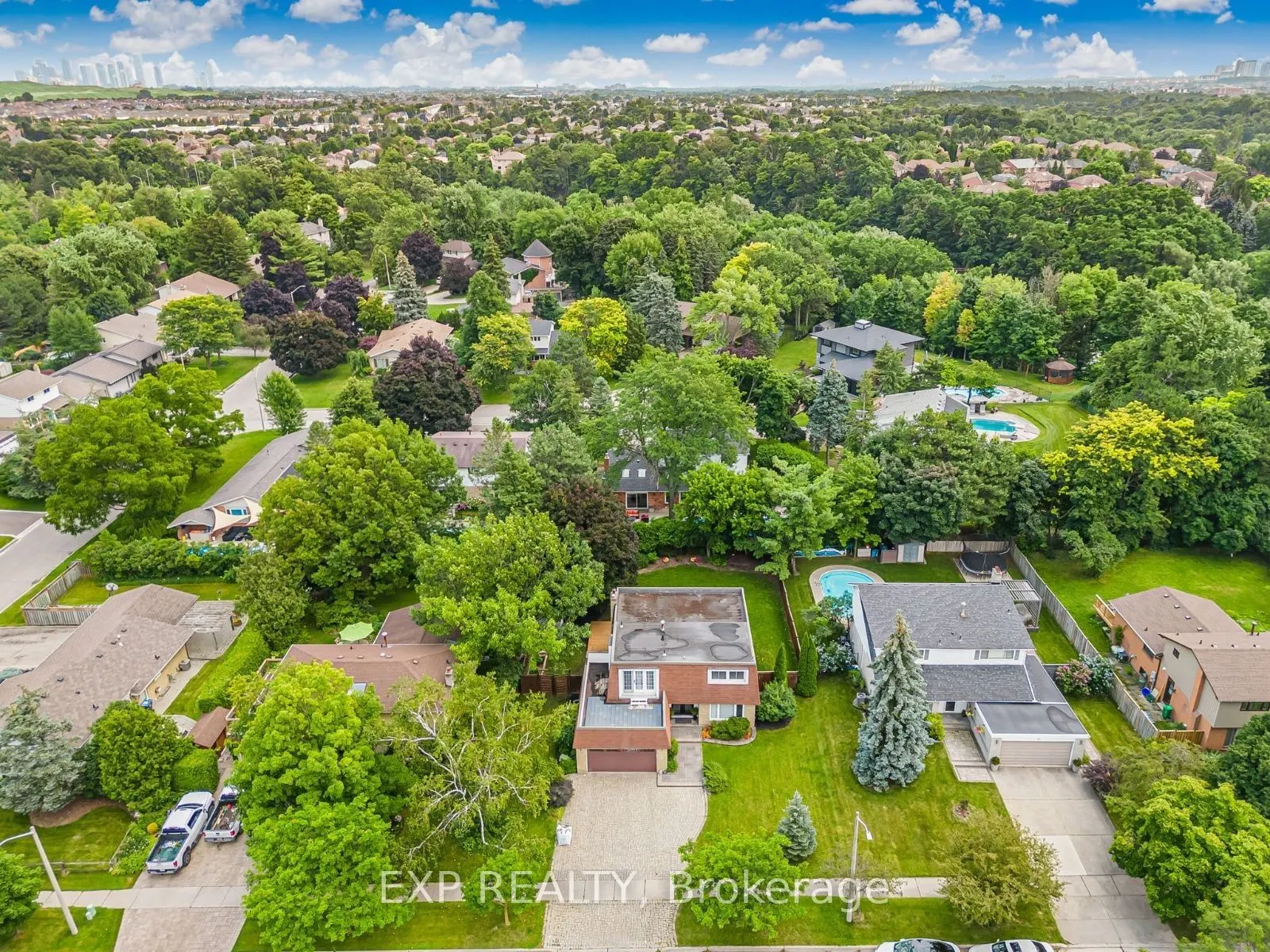 37 Kenninghall Boulevard