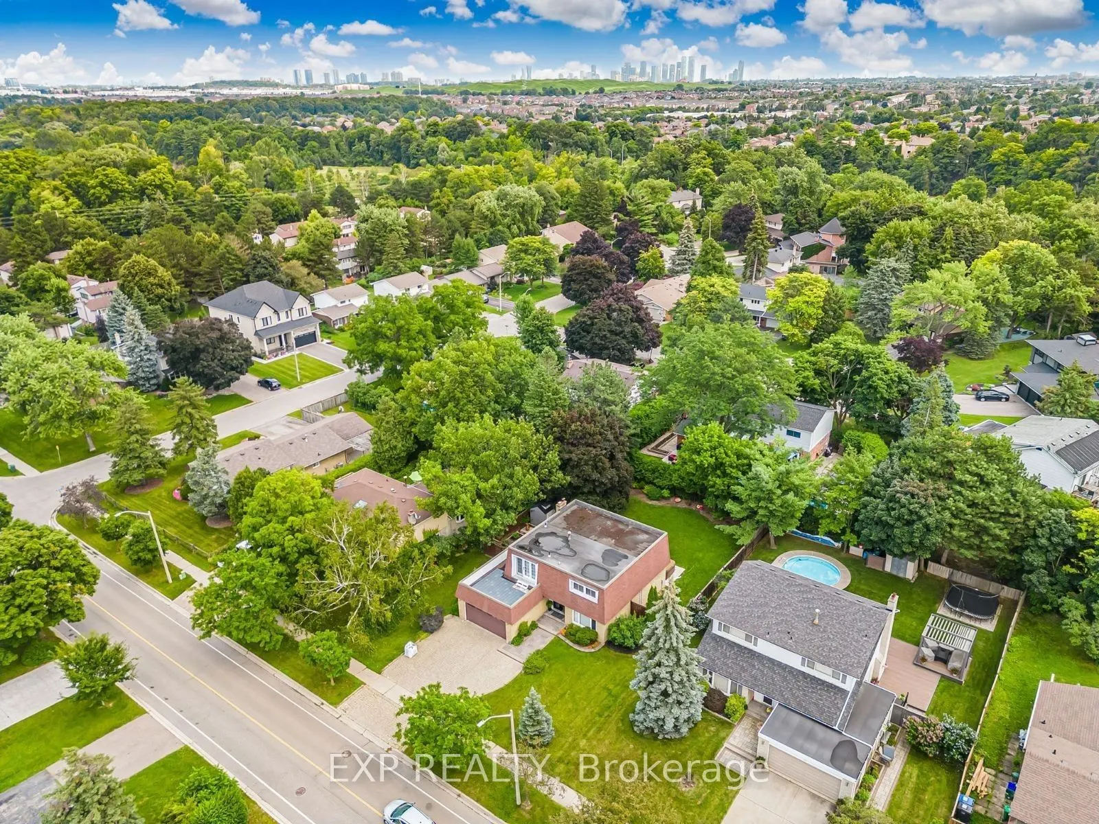 37 Kenninghall Boulevard