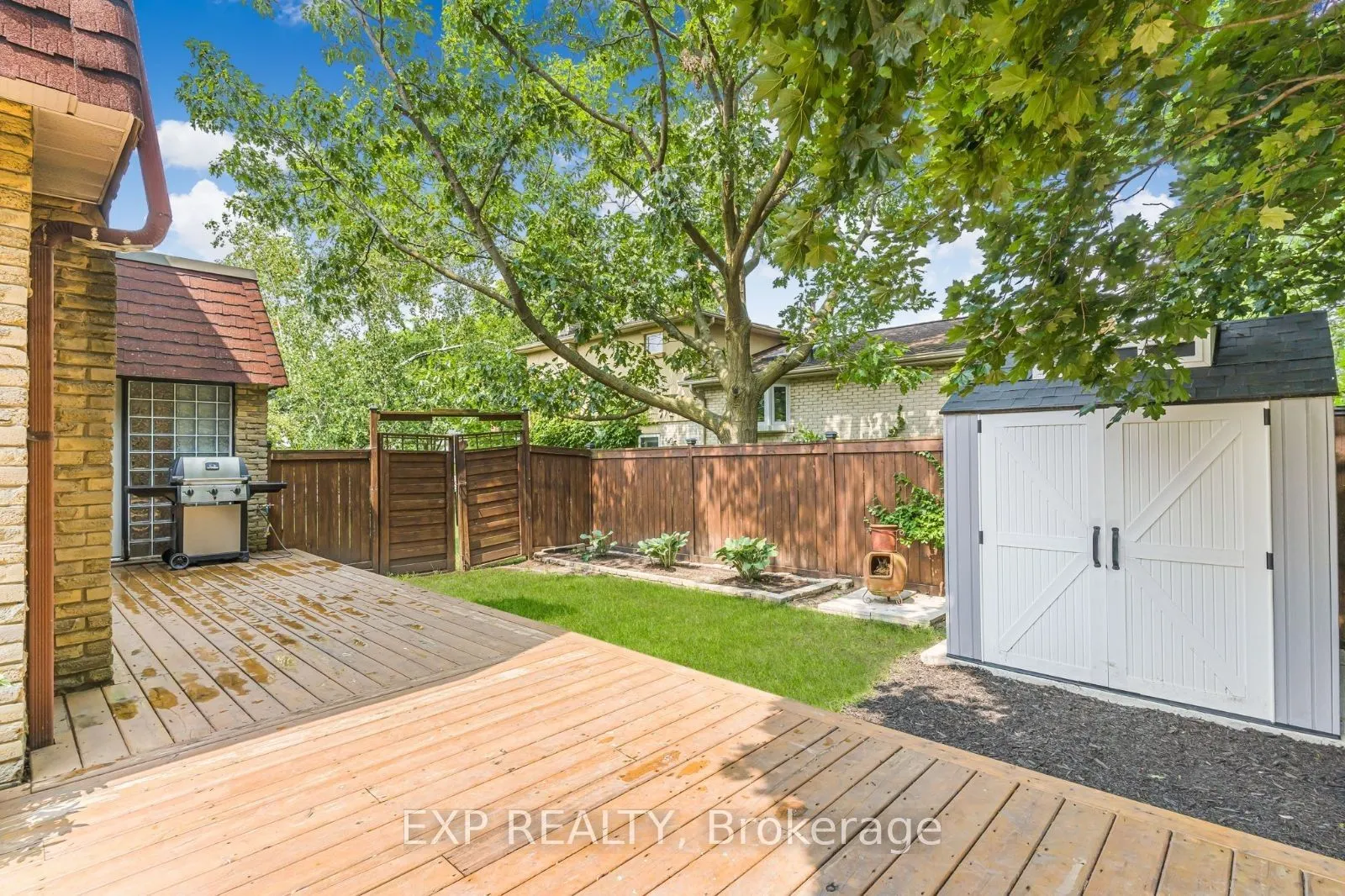 37 Kenninghall Boulevard