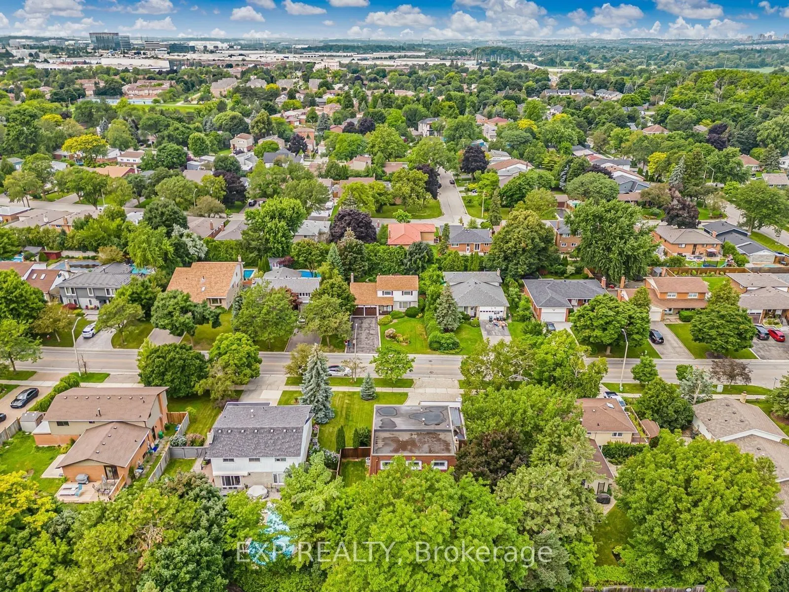 37 Kenninghall Boulevard