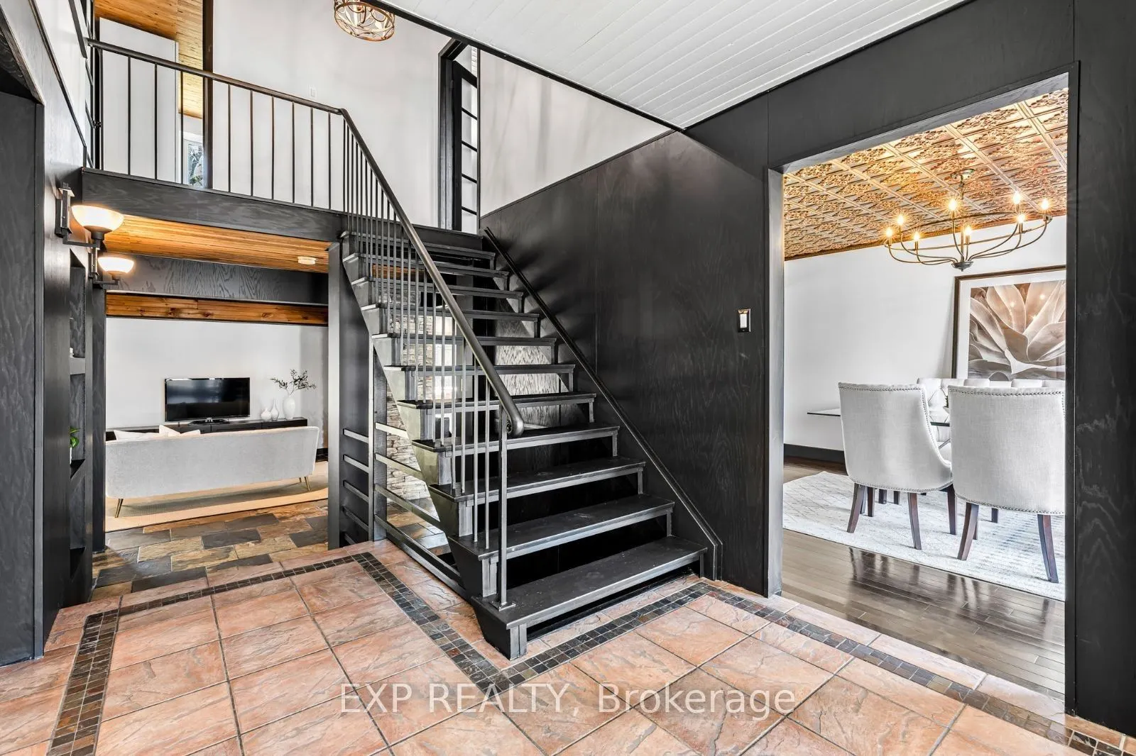 37 Kenninghall Boulevard