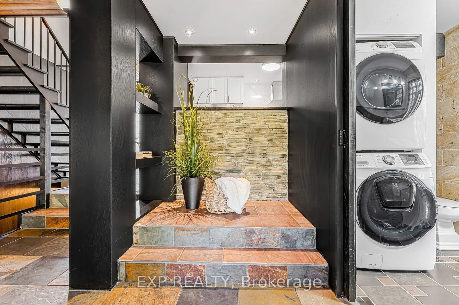 37 Kenninghall Boulevard