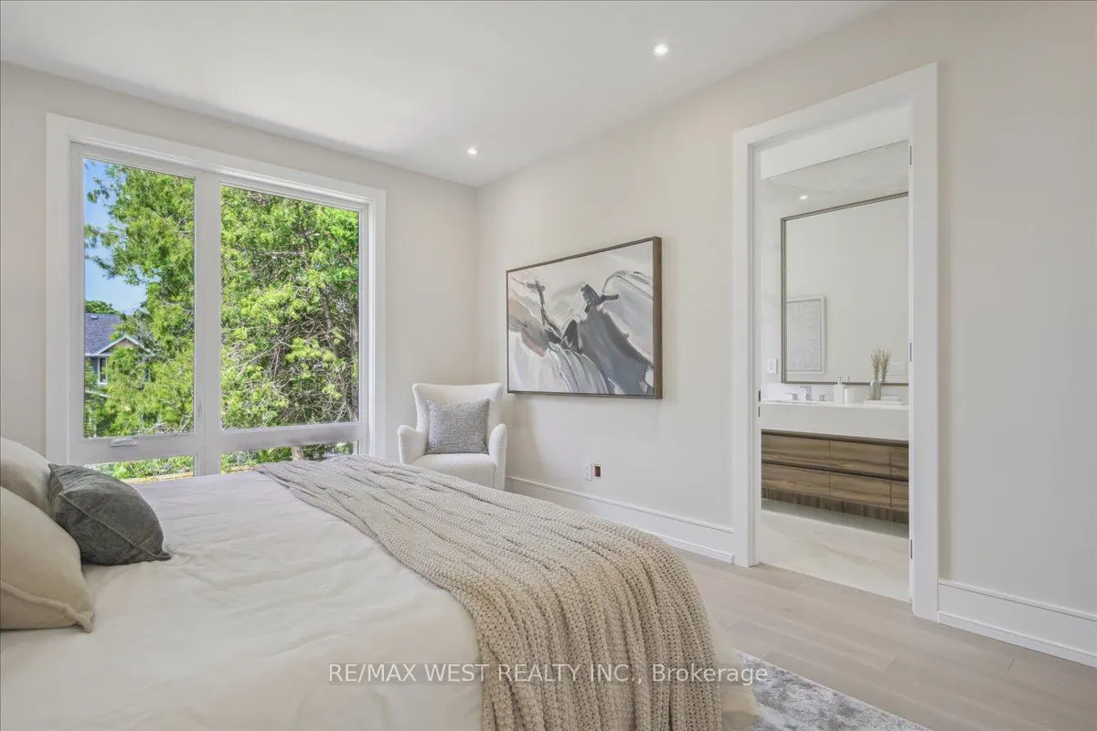 12B Foch Avenue