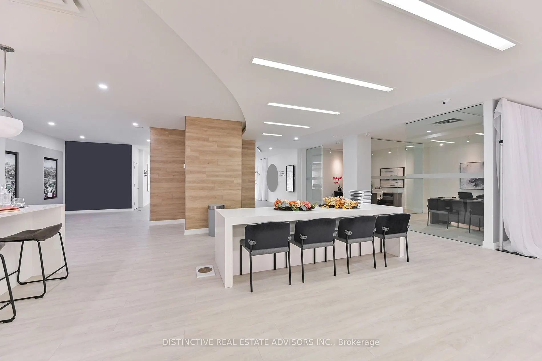 3605 Lake Shore Boulevard W
