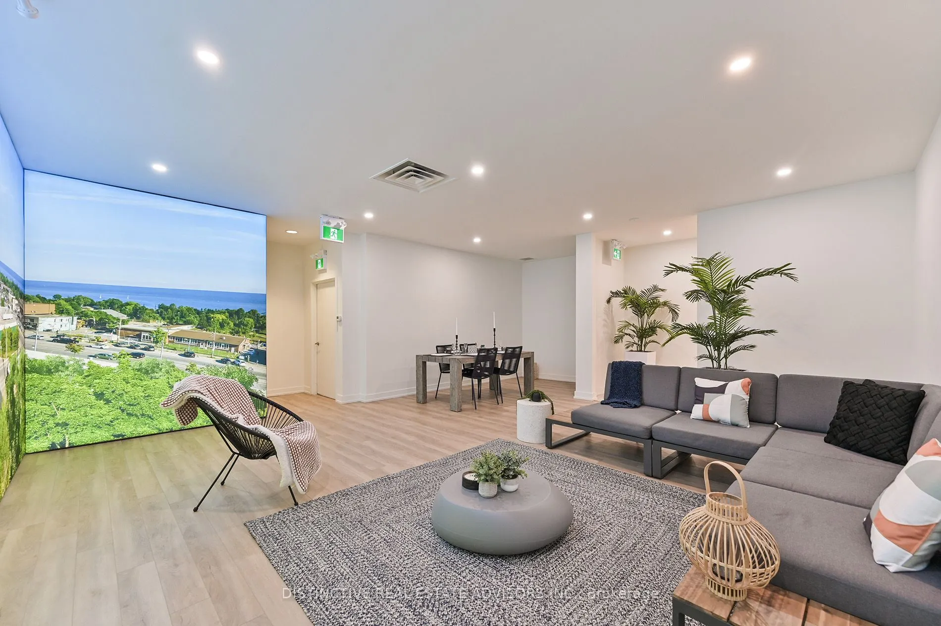 3605 Lake Shore Boulevard W