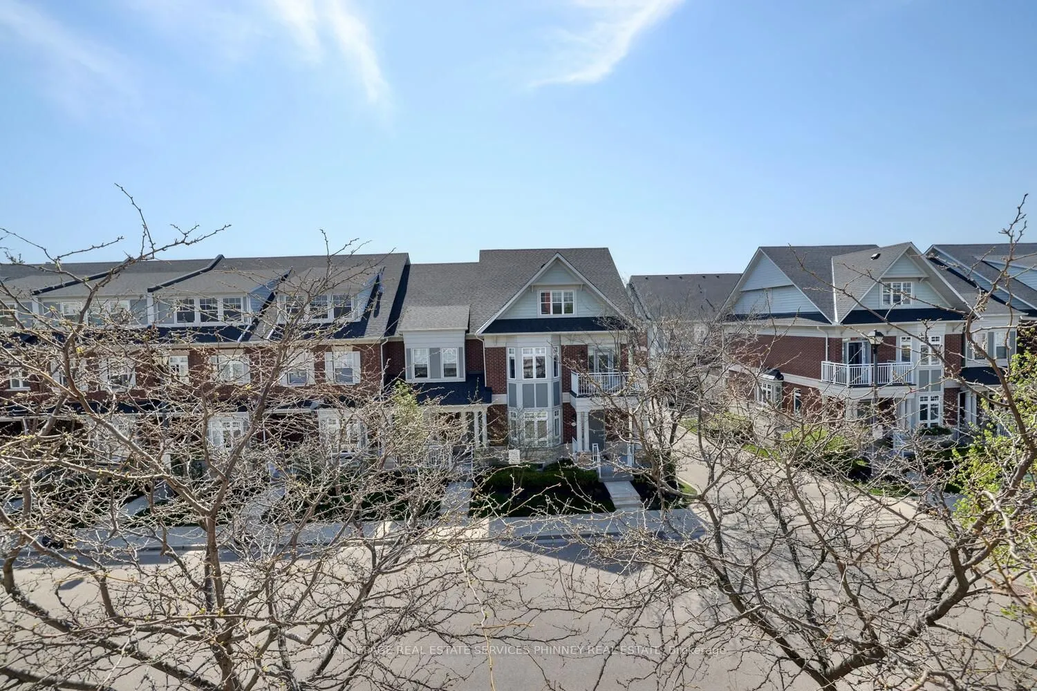 165 Lakeshore Road E, #11