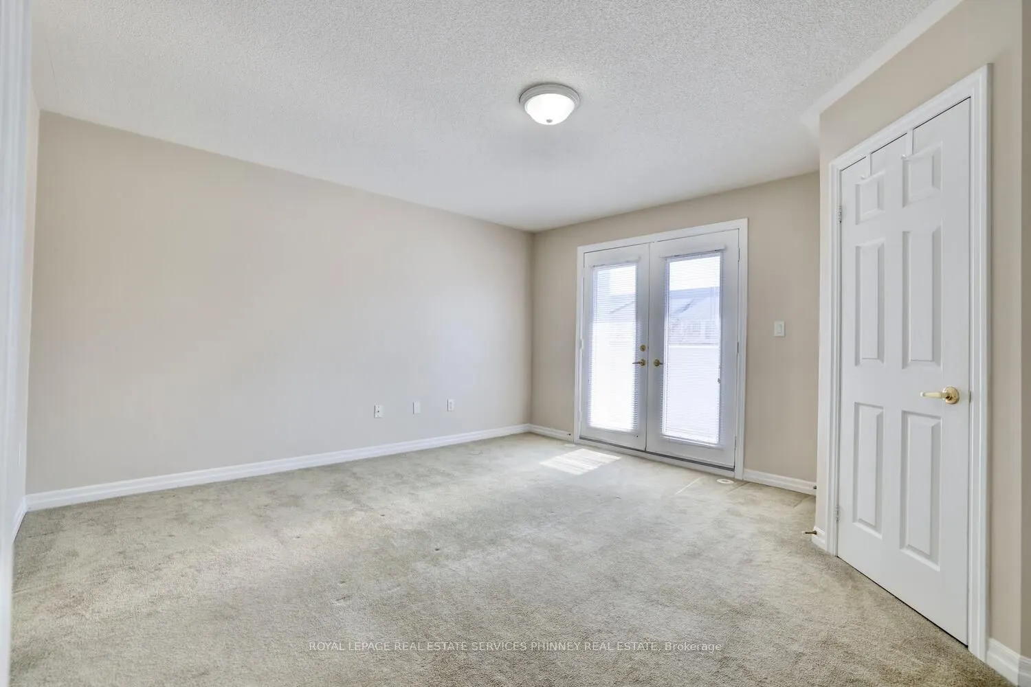 165 Lakeshore Road E, #11