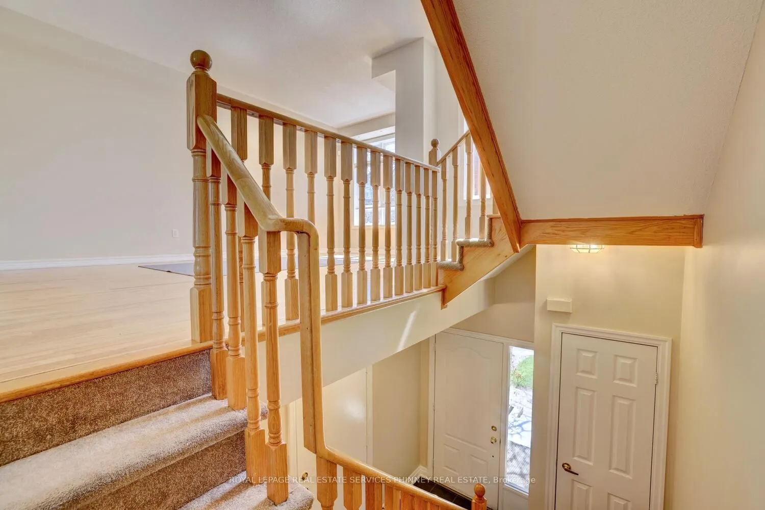 165 Lakeshore Road E, #11