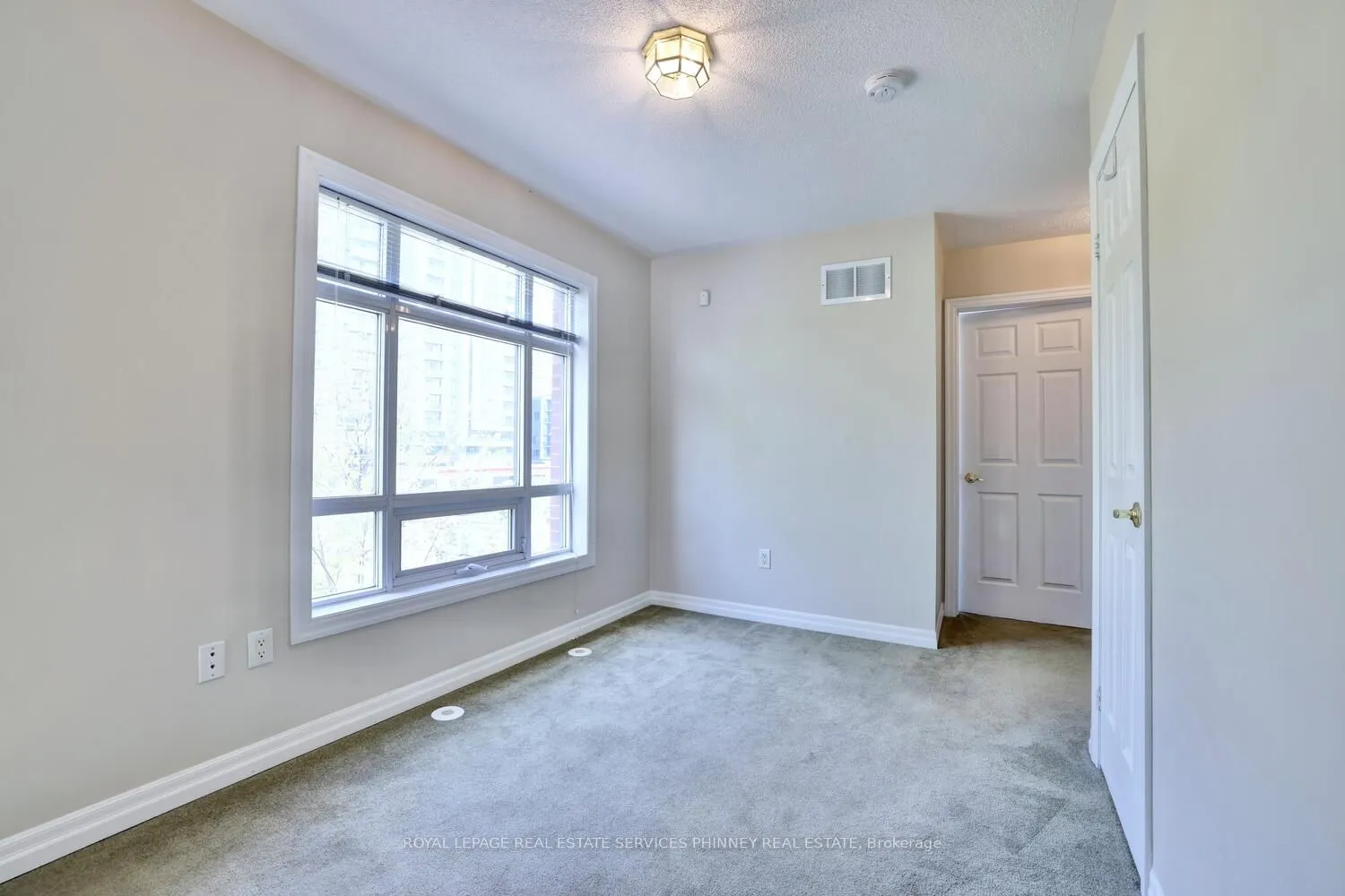 165 Lakeshore Road E, #11