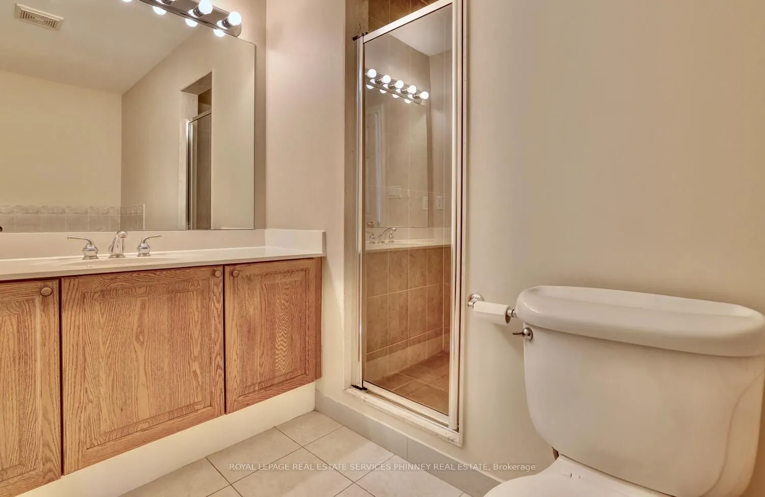 165 Lakeshore Road E, #11
