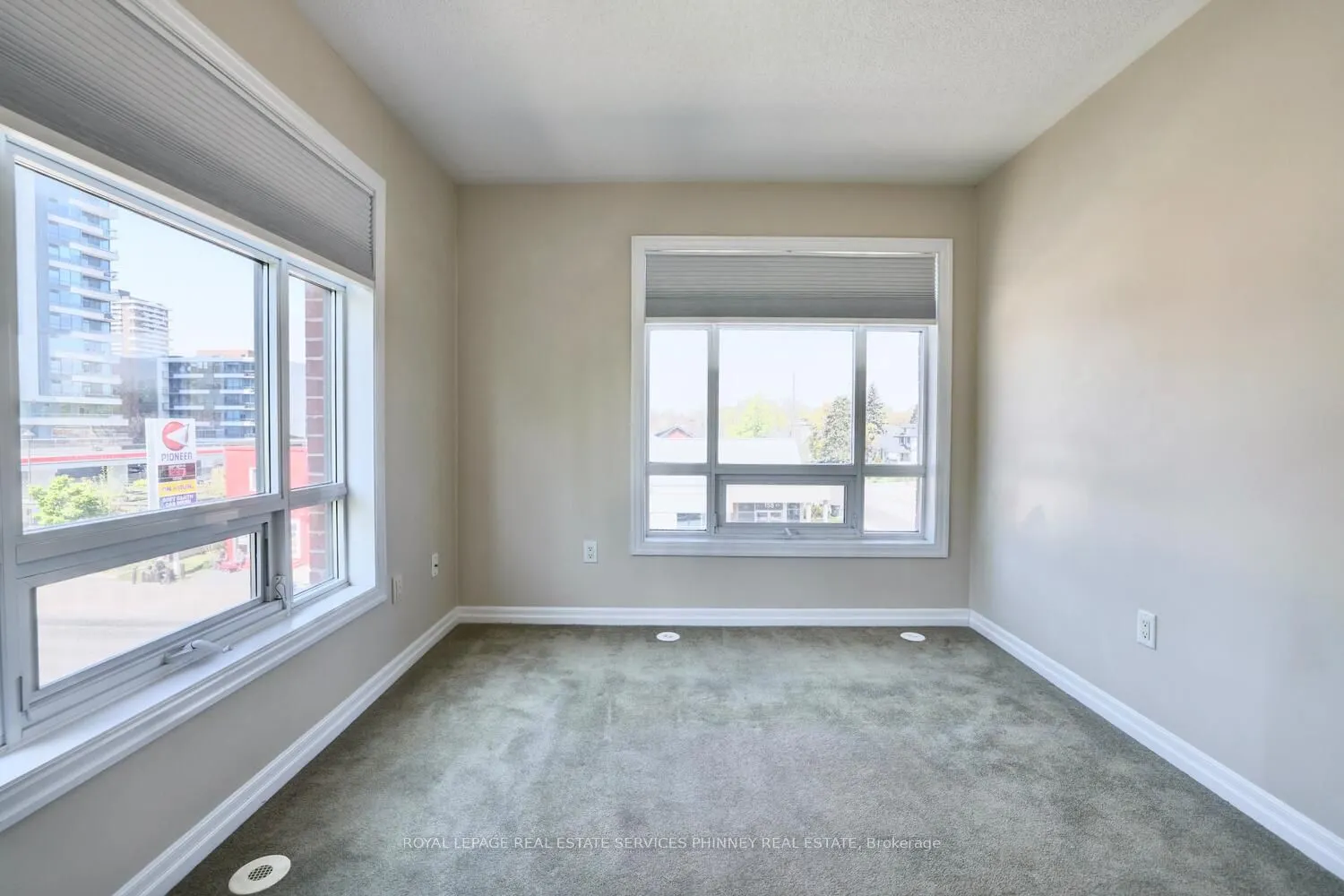 165 Lakeshore Road E, #11