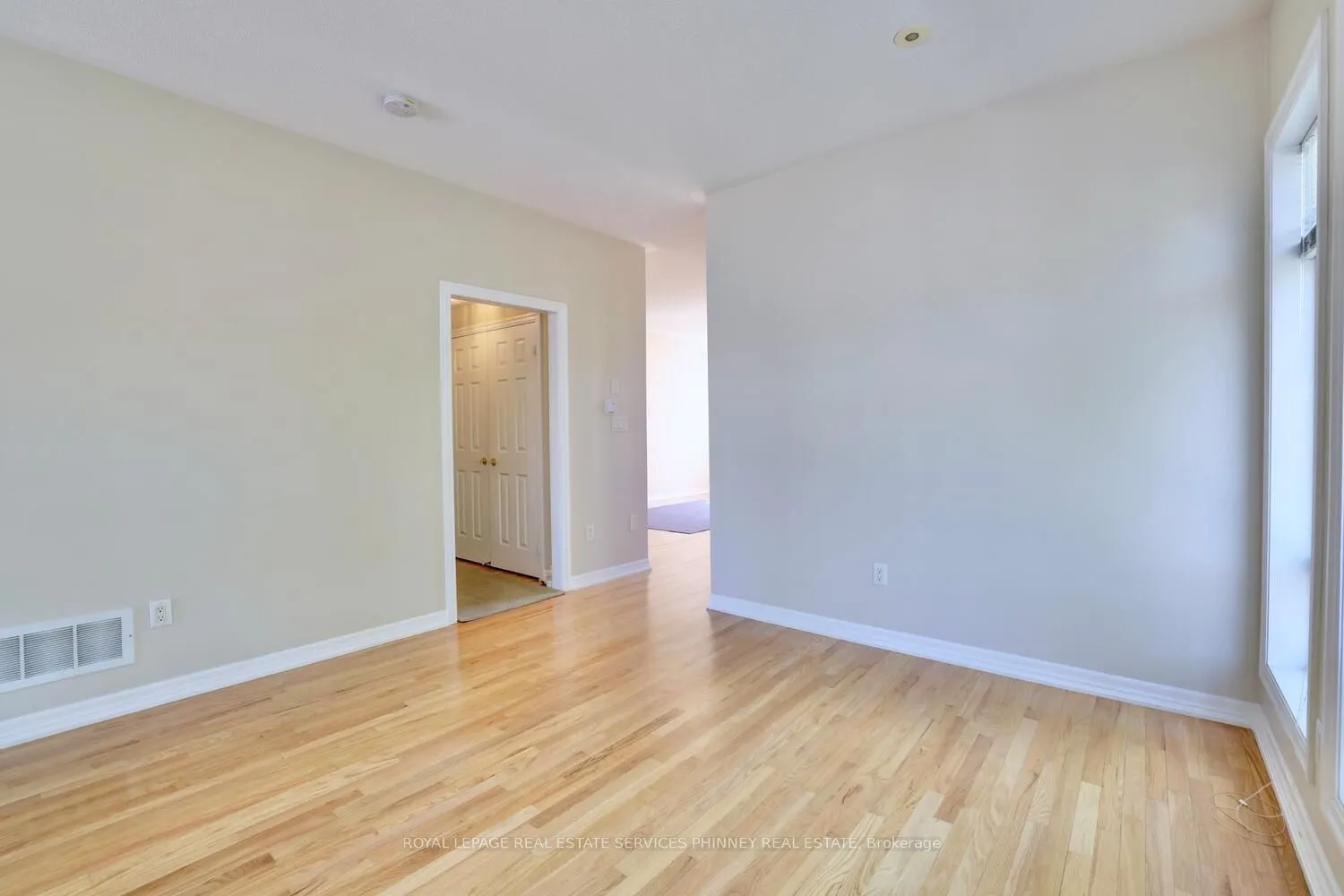165 Lakeshore Road E, #11