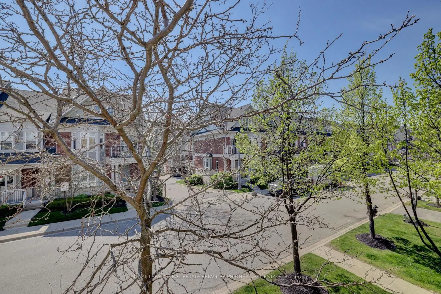 165 Lakeshore Road E, #11