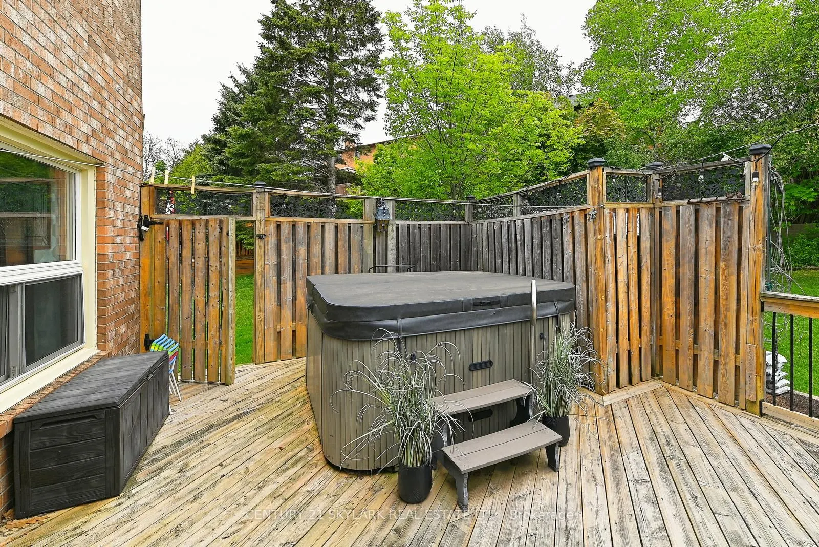 33 Hathaway Court