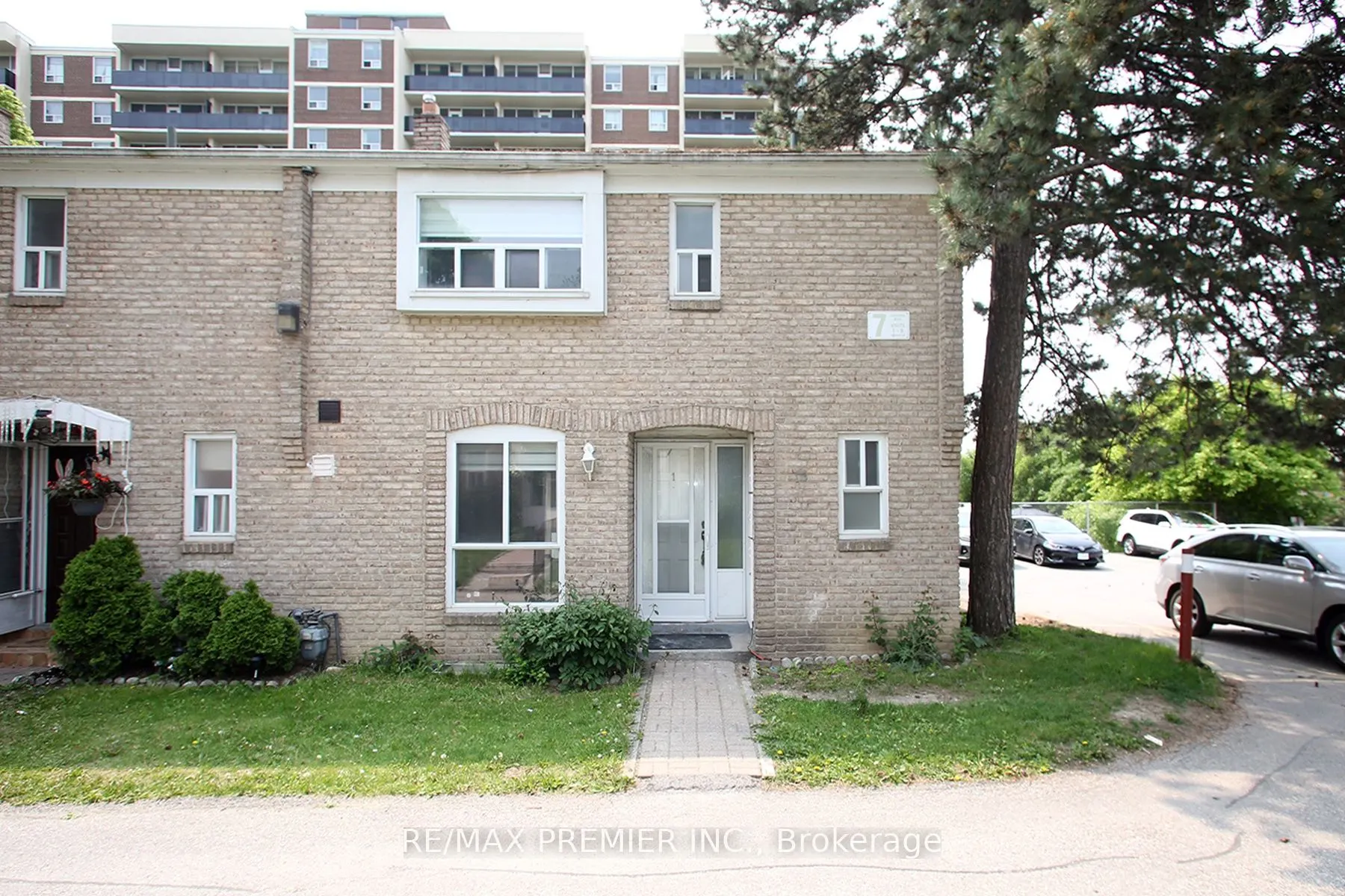 7 Gosford Boulevard, #1