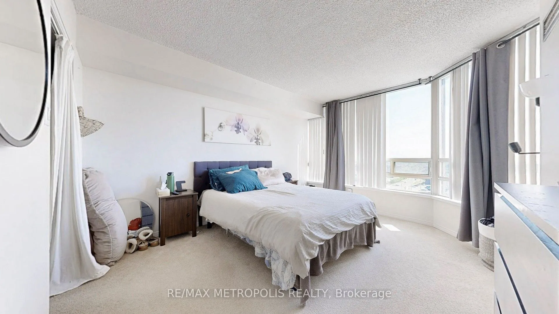 75 King Street E, #1512
