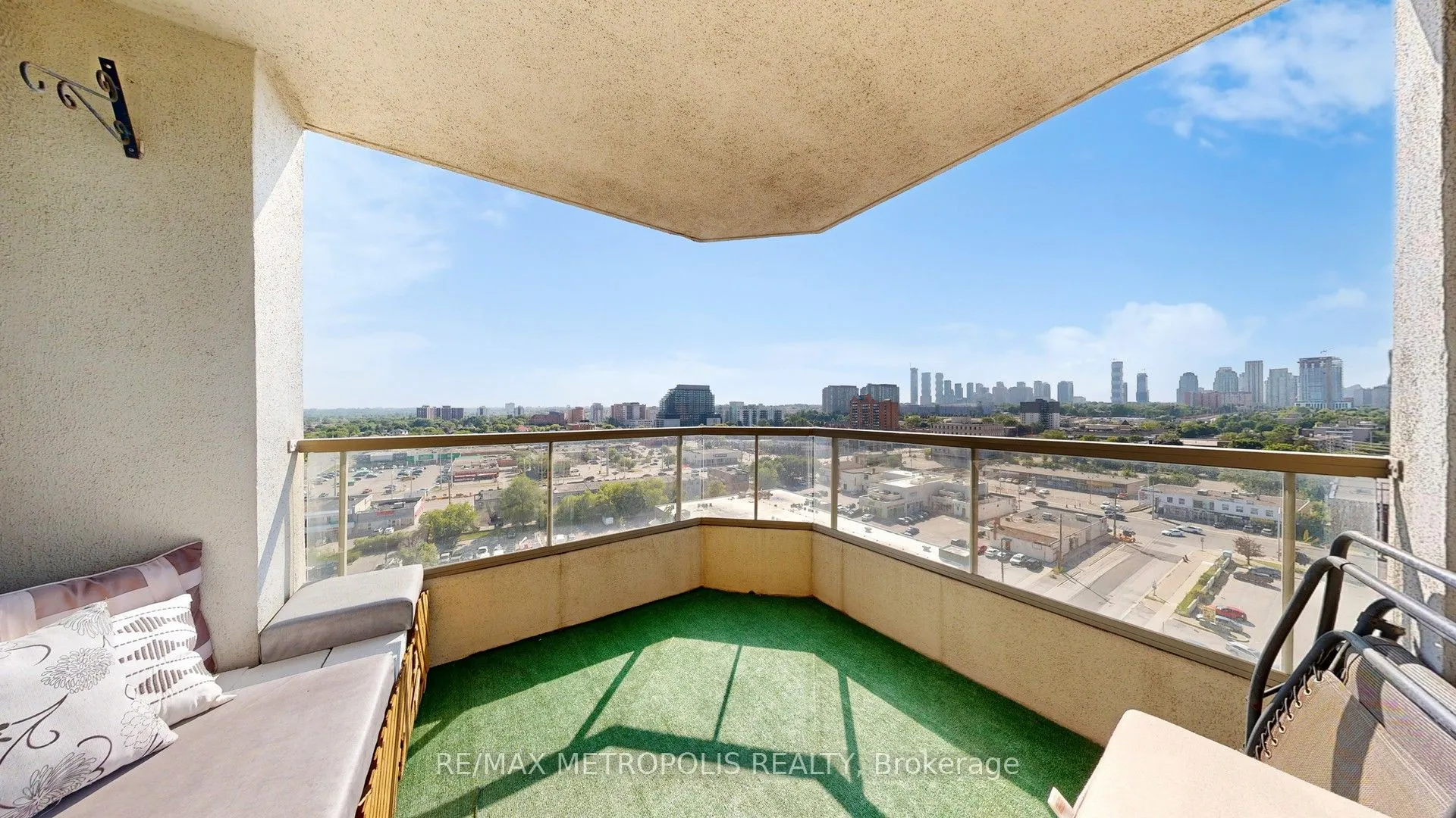 75 King Street E, #1512