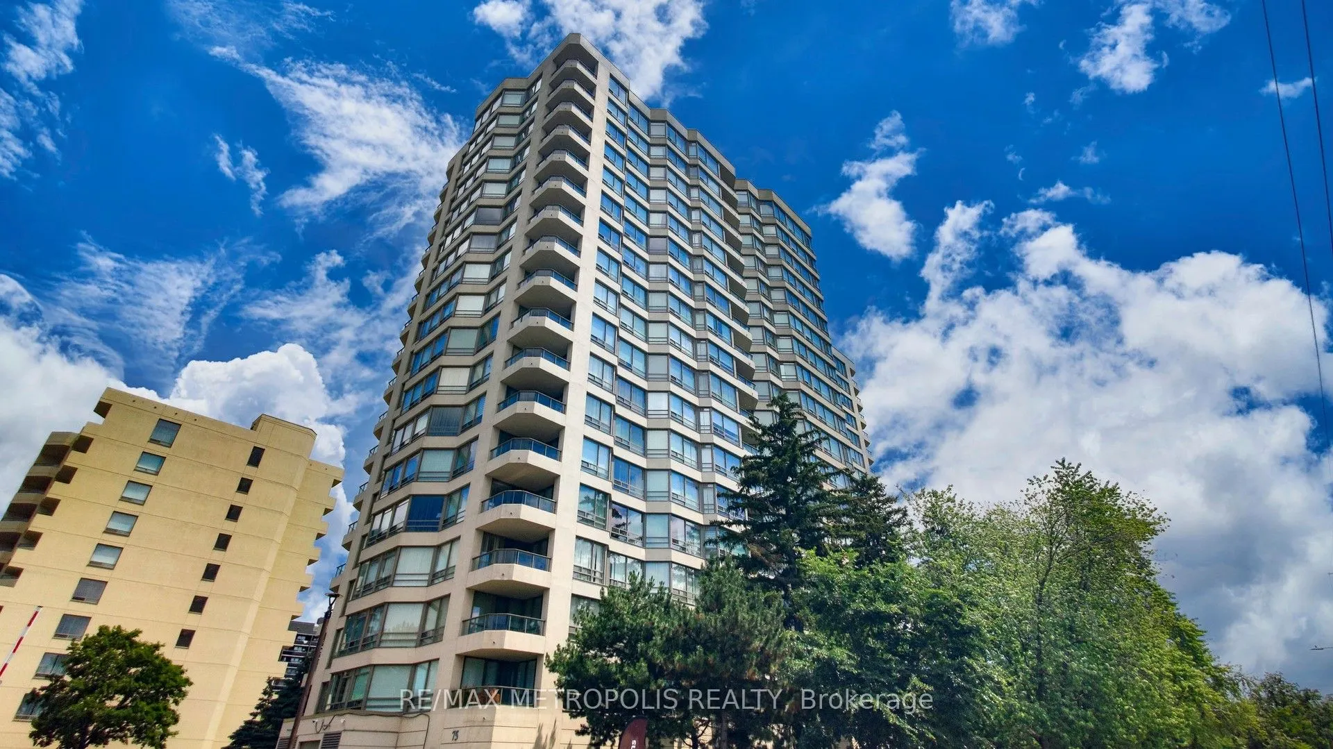 75 King Street E, #1512