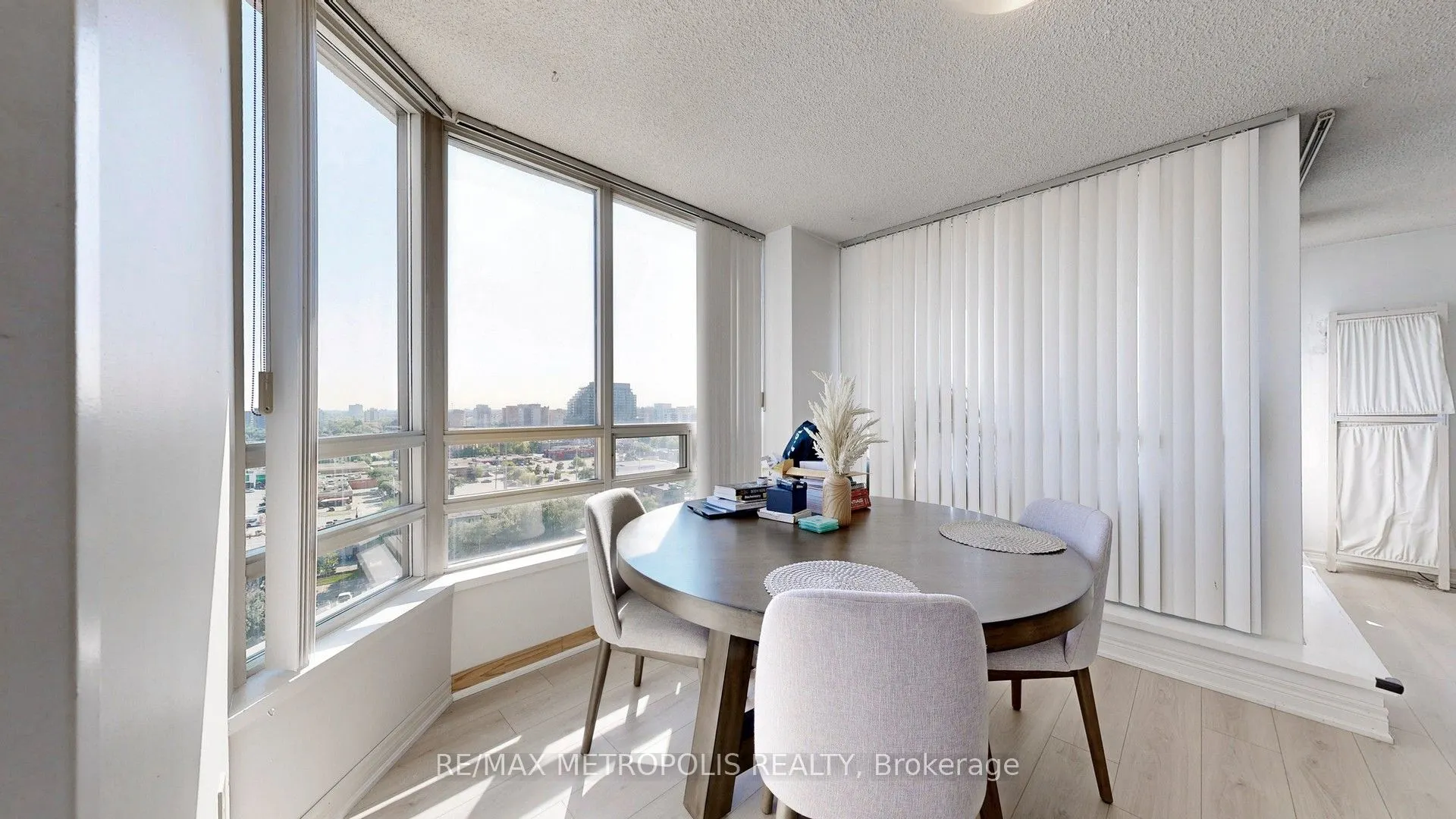 75 King Street E, #1512