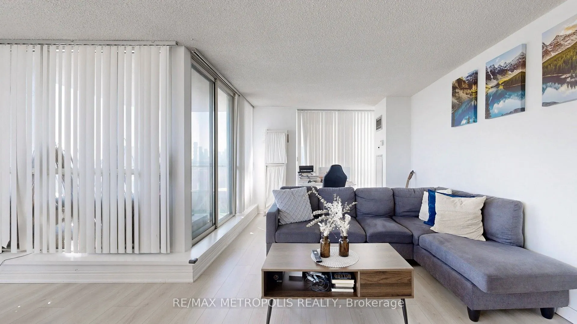 75 King Street E, #1512