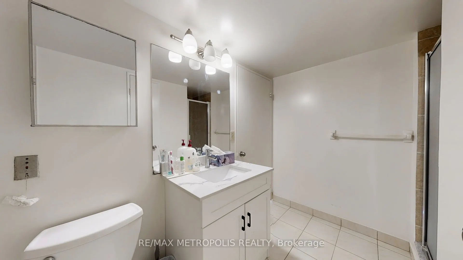 75 King Street E, #1703