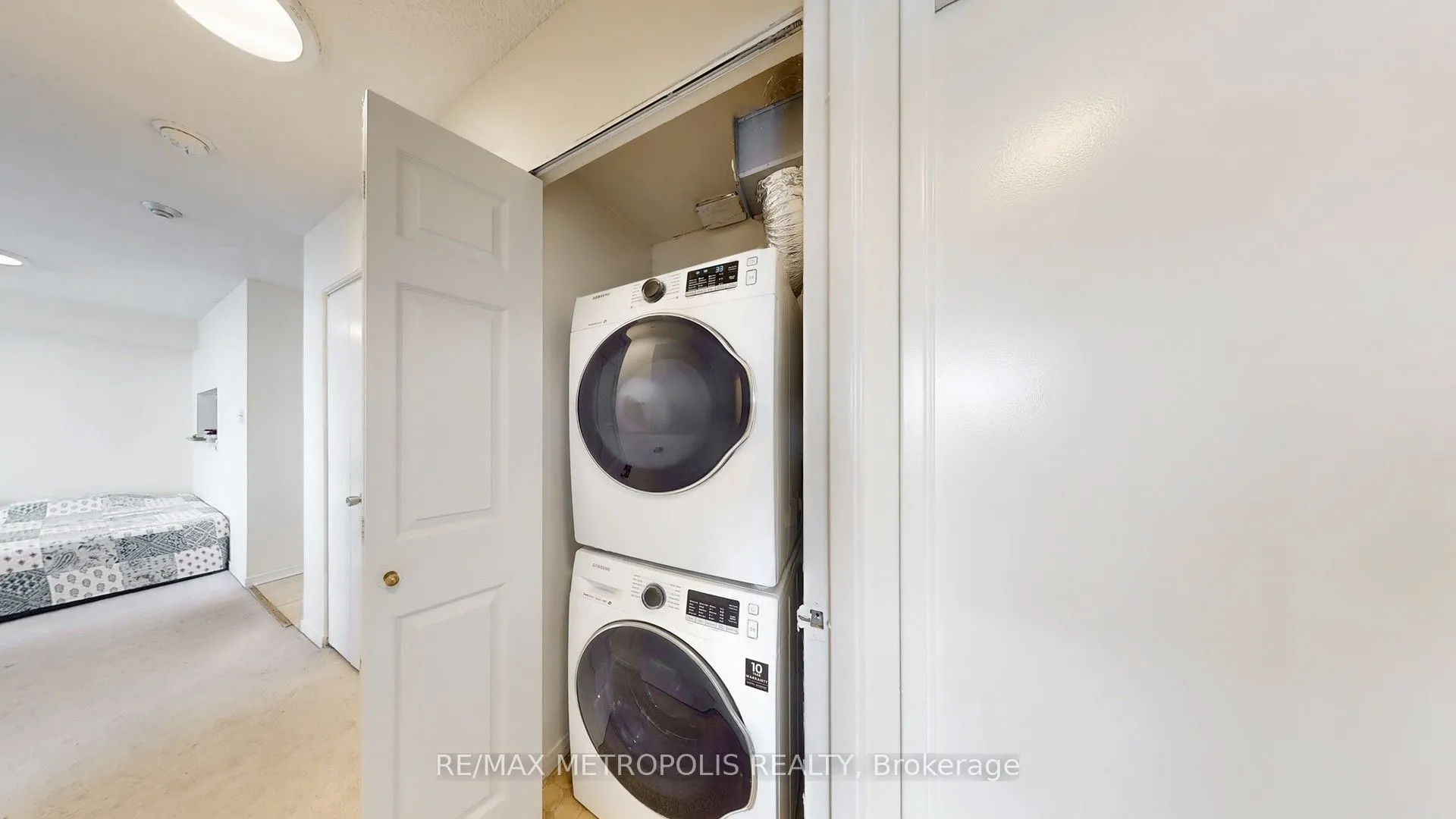 75 King Street E, #1703