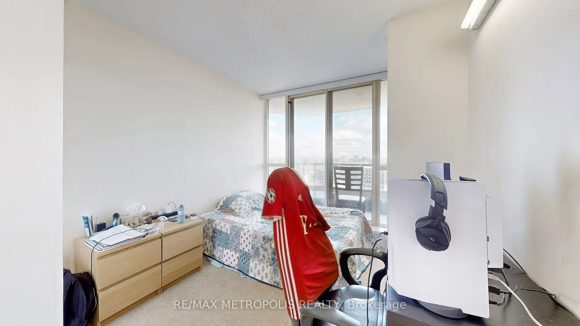 75 King Street E, #1703