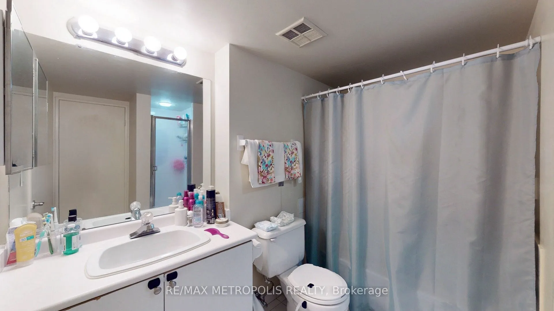 75 King Street E, #1709