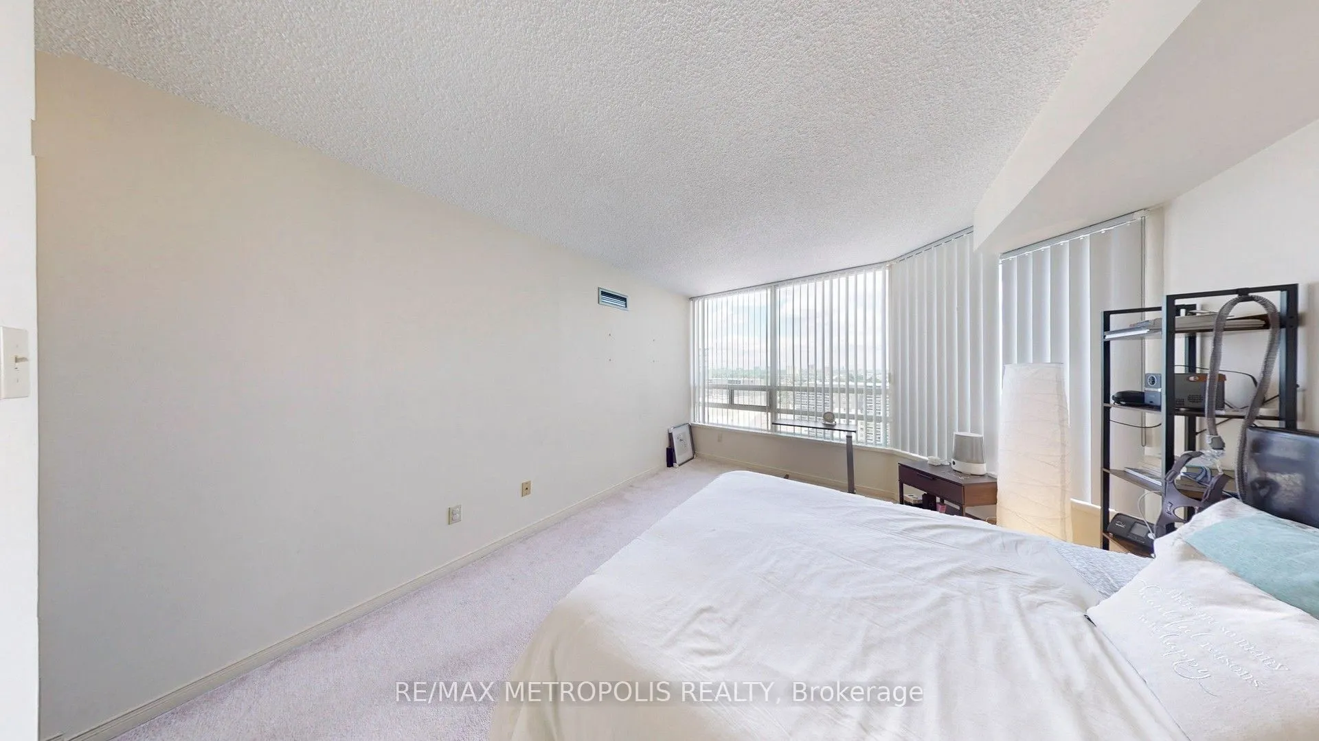 75 King Street E, #1709