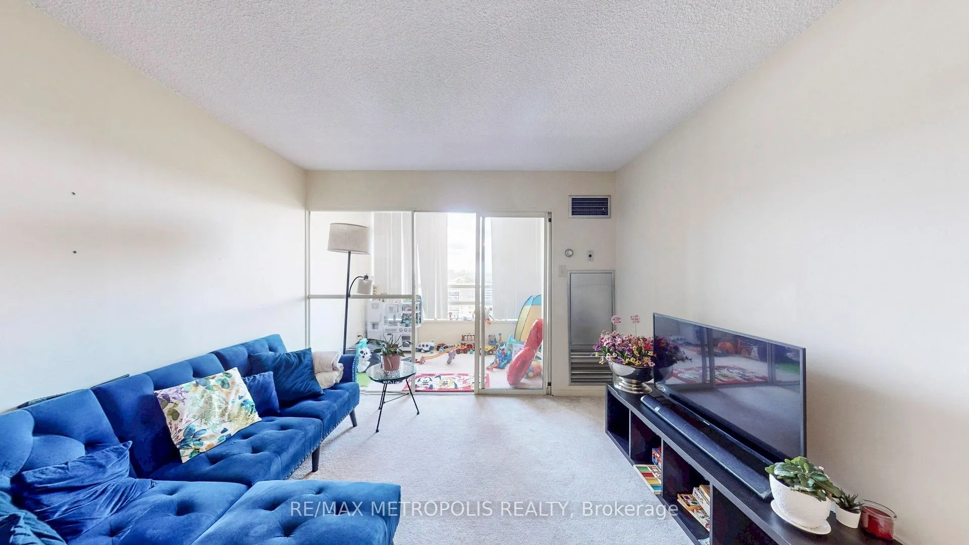 75 King Street E, #1709