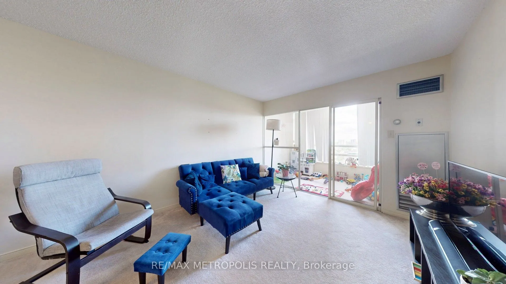 75 King Street E, #1709
