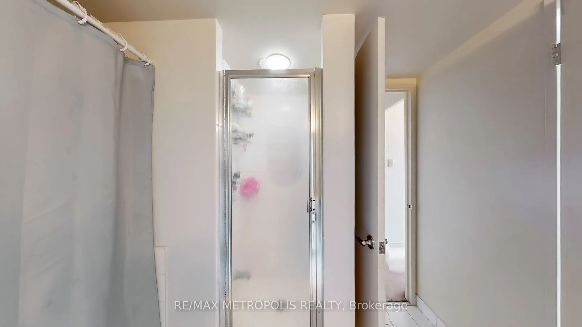 75 King Street E, #1709