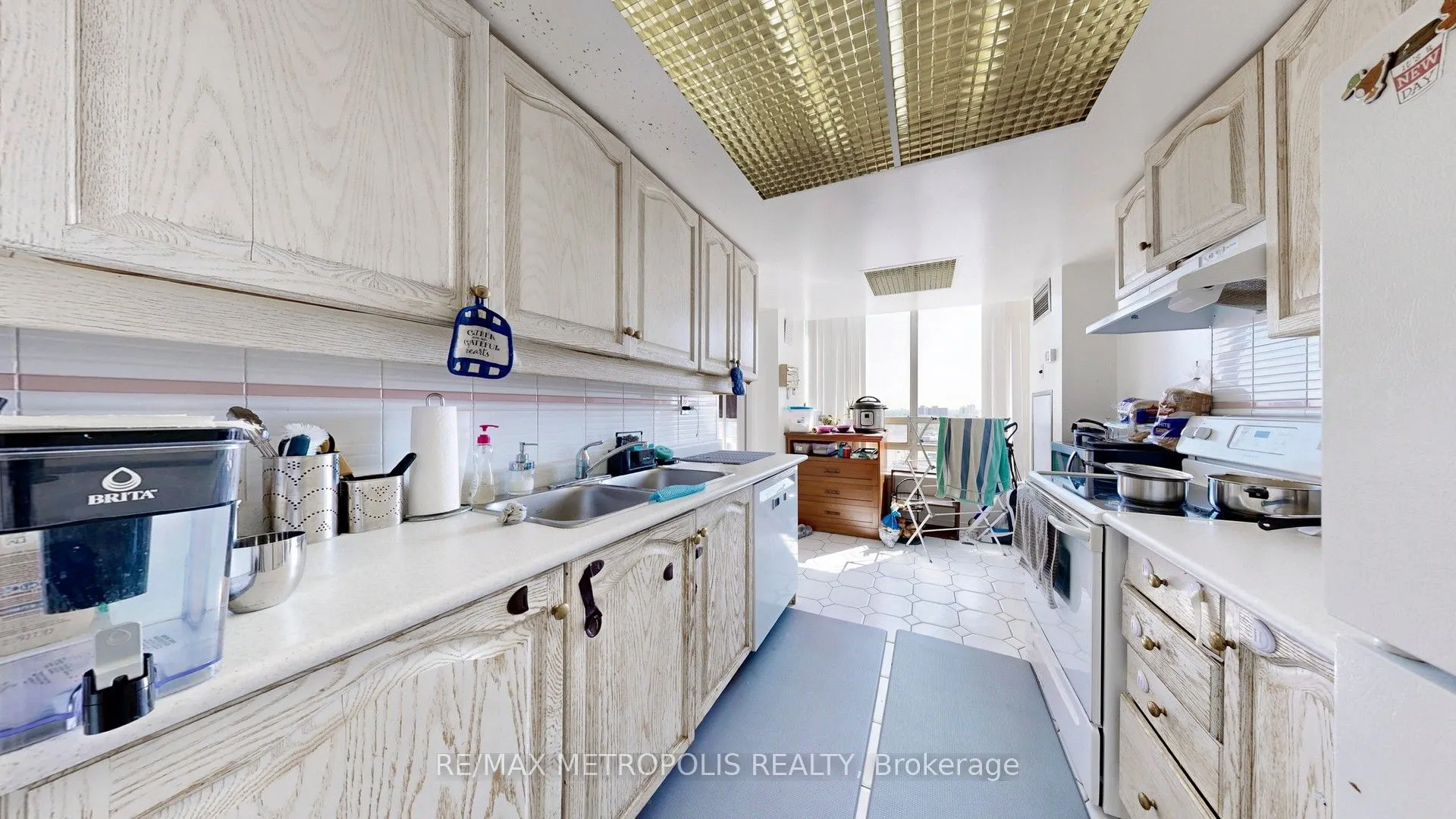 75 King Street E, #1202