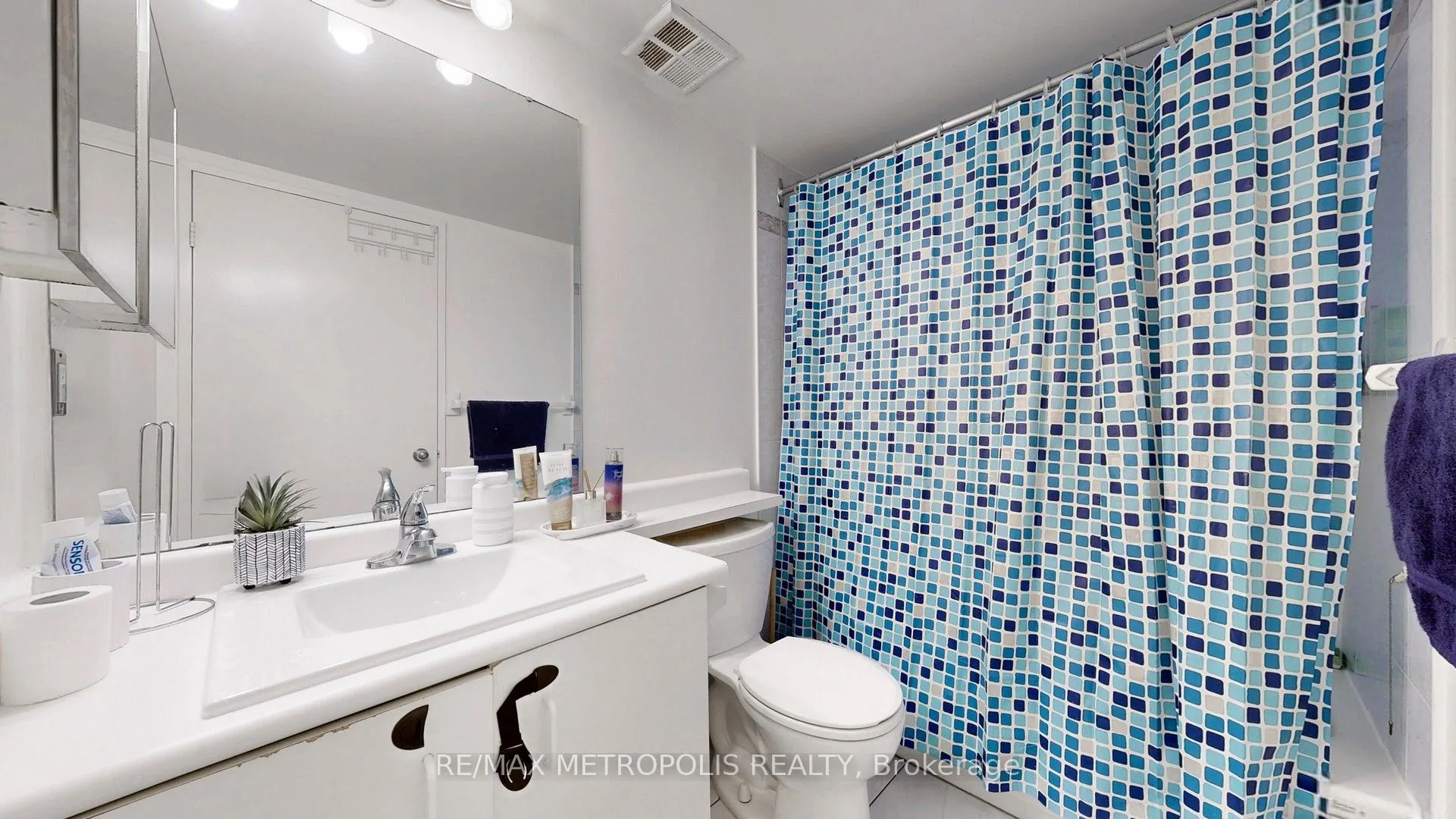 75 King Street E, #1202