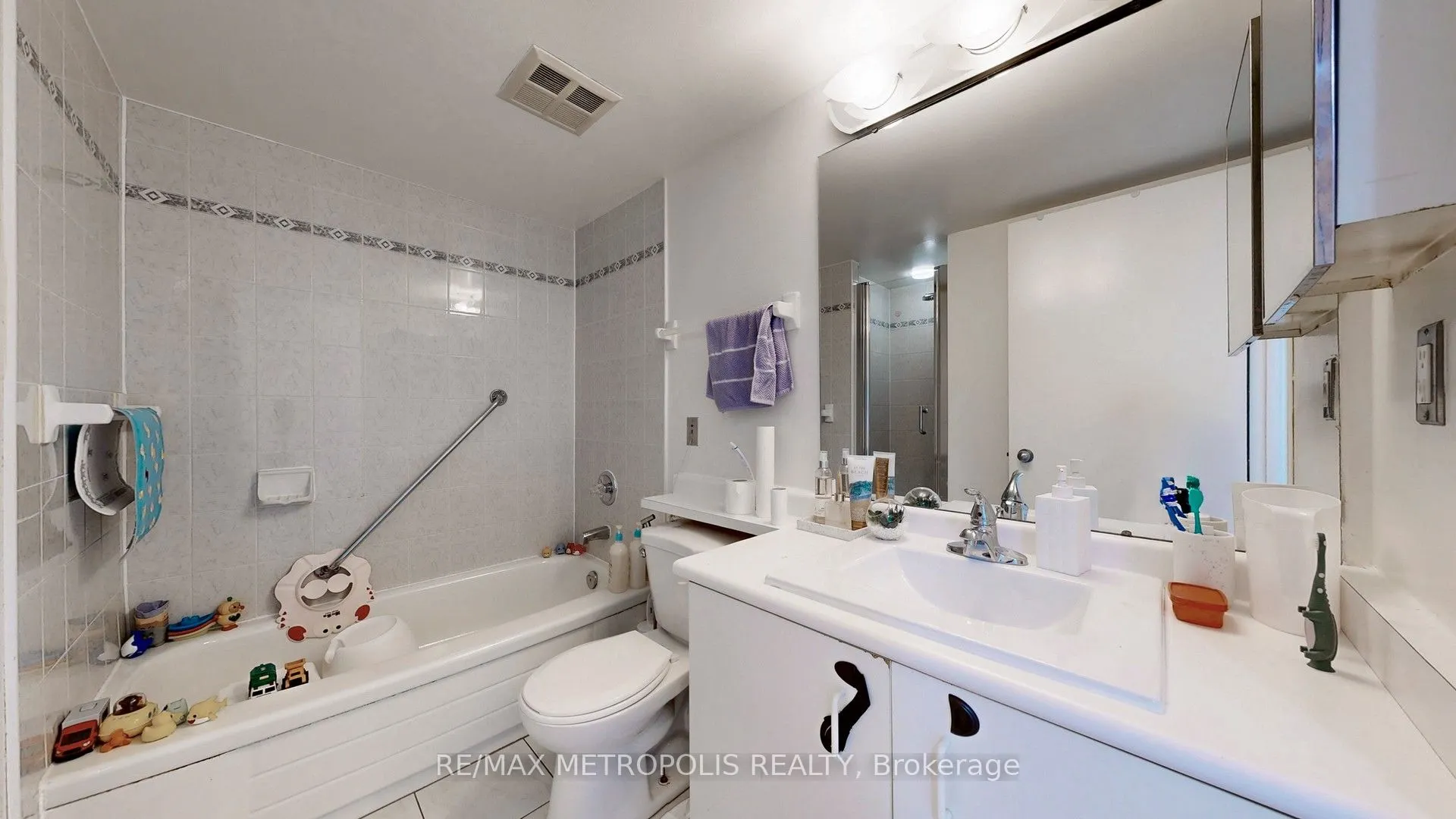 75 King Street E, #1202