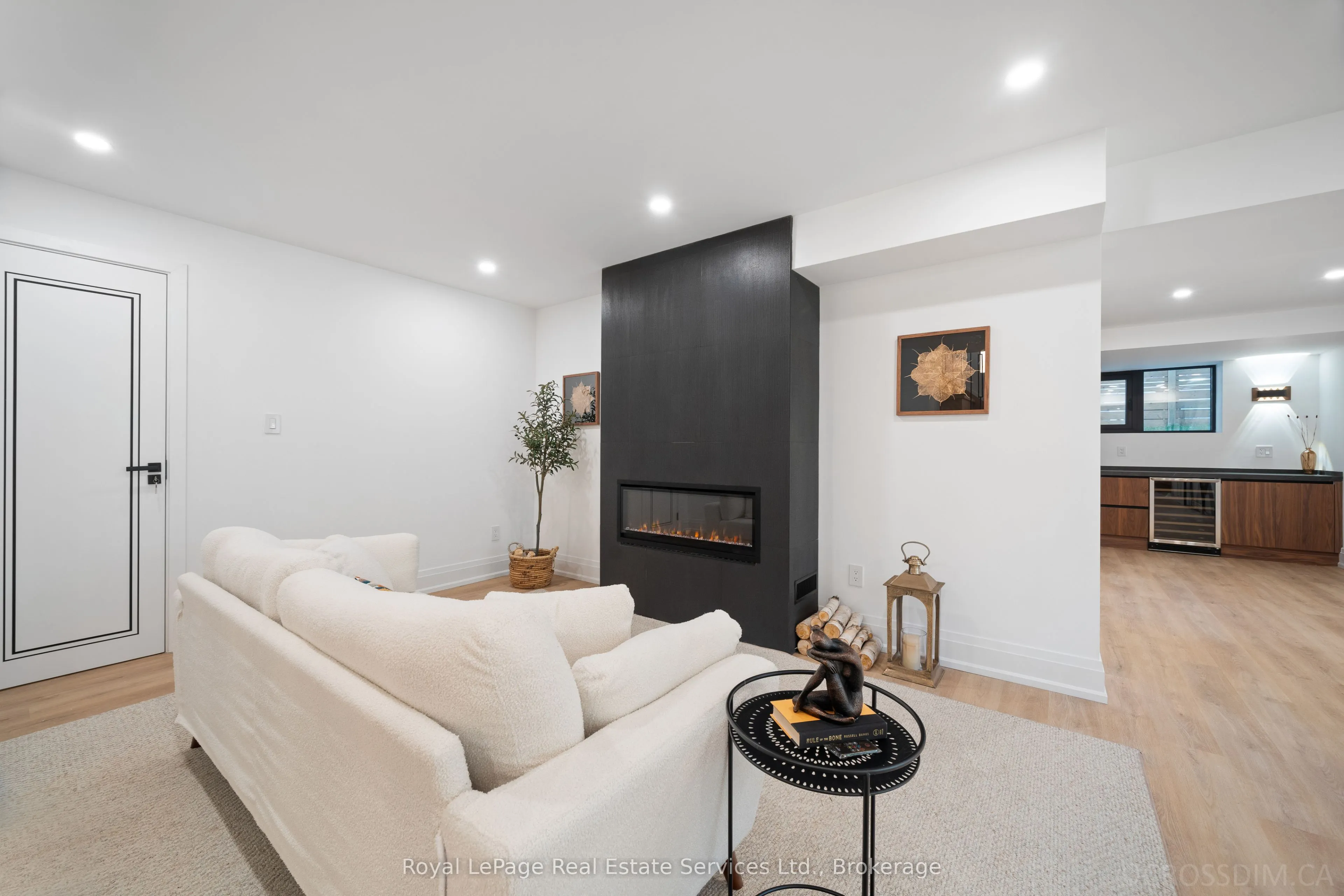 480 Scarsdale Crescent