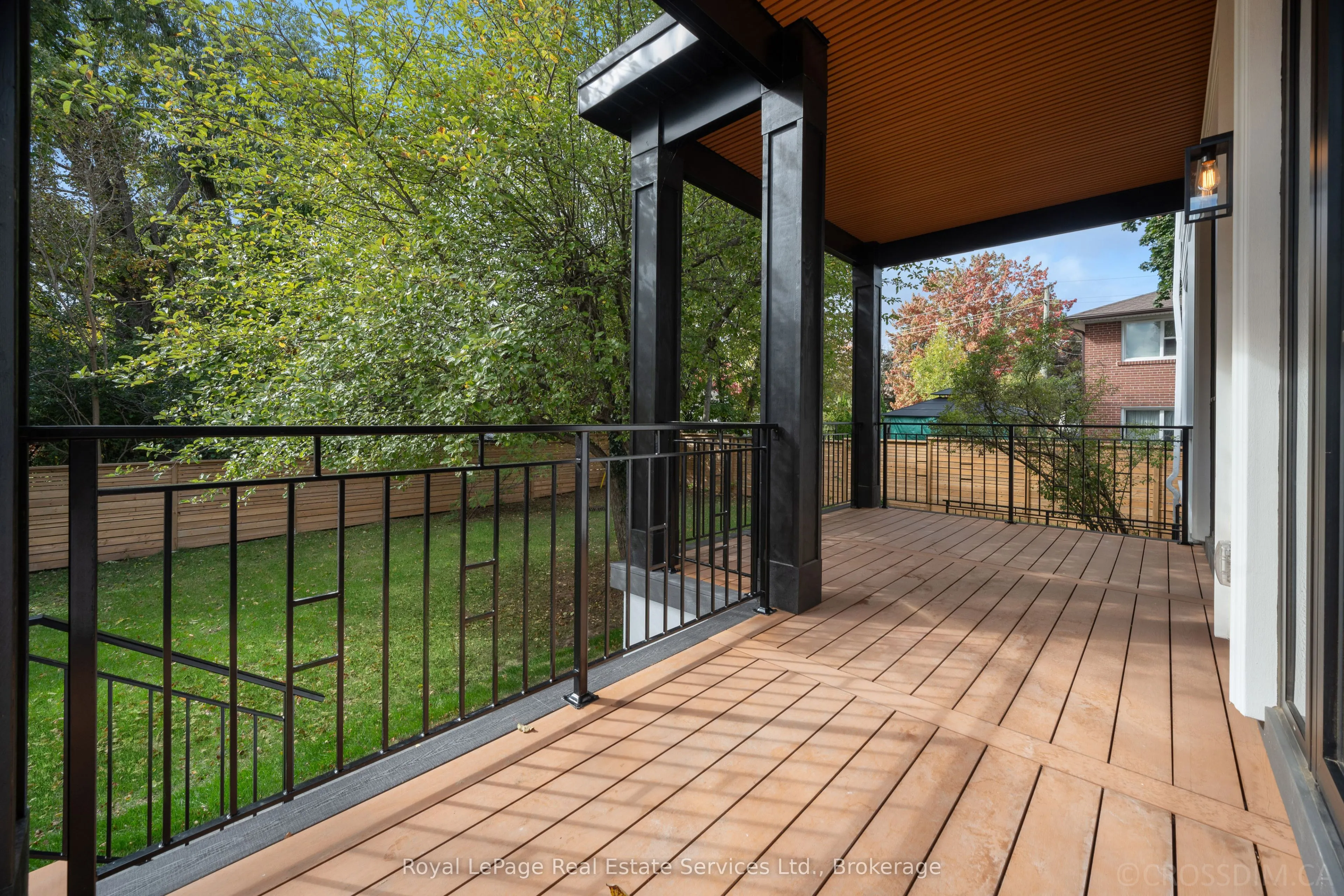 480 Scarsdale Crescent