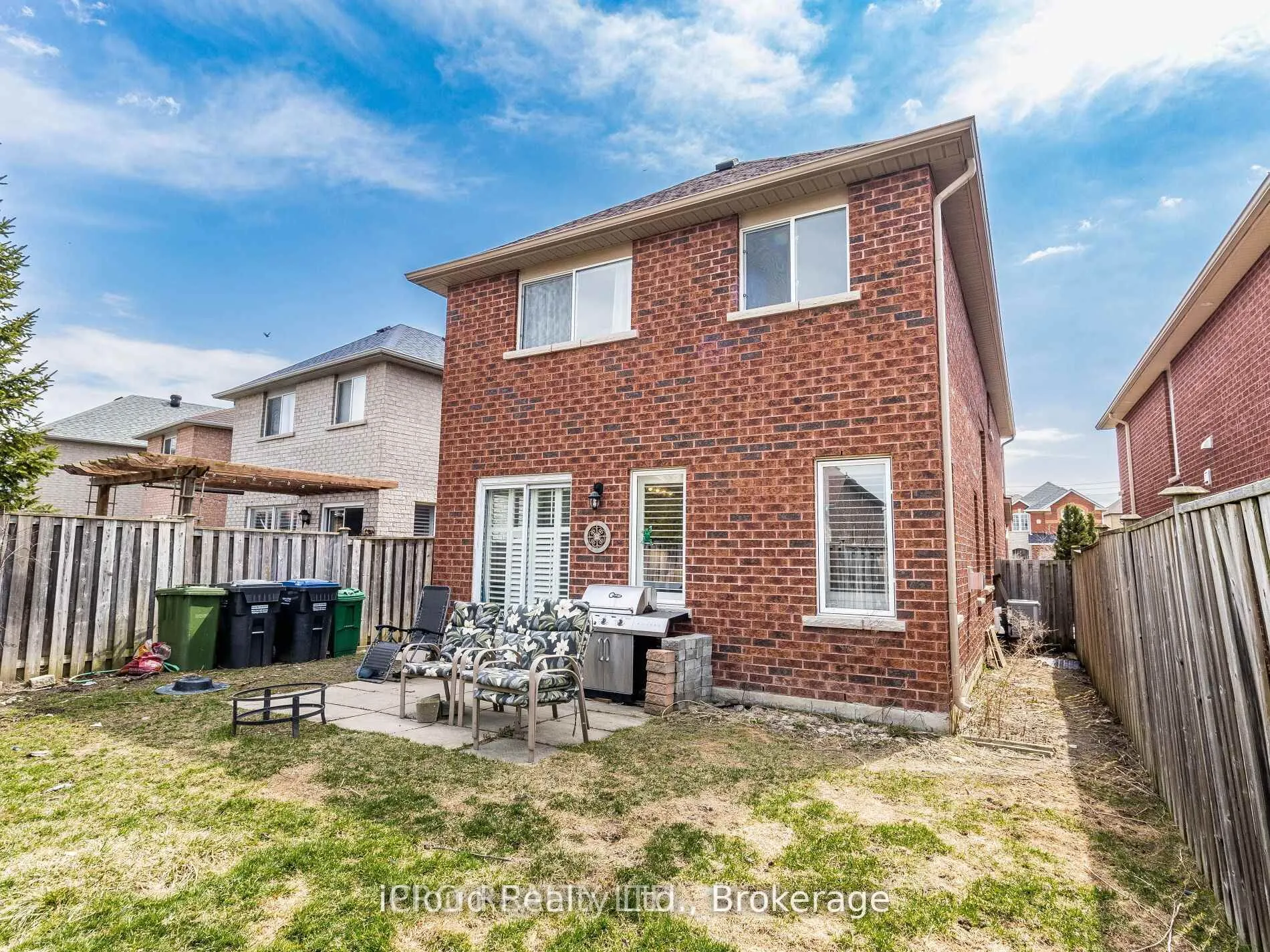 329 Ellwood Drive W