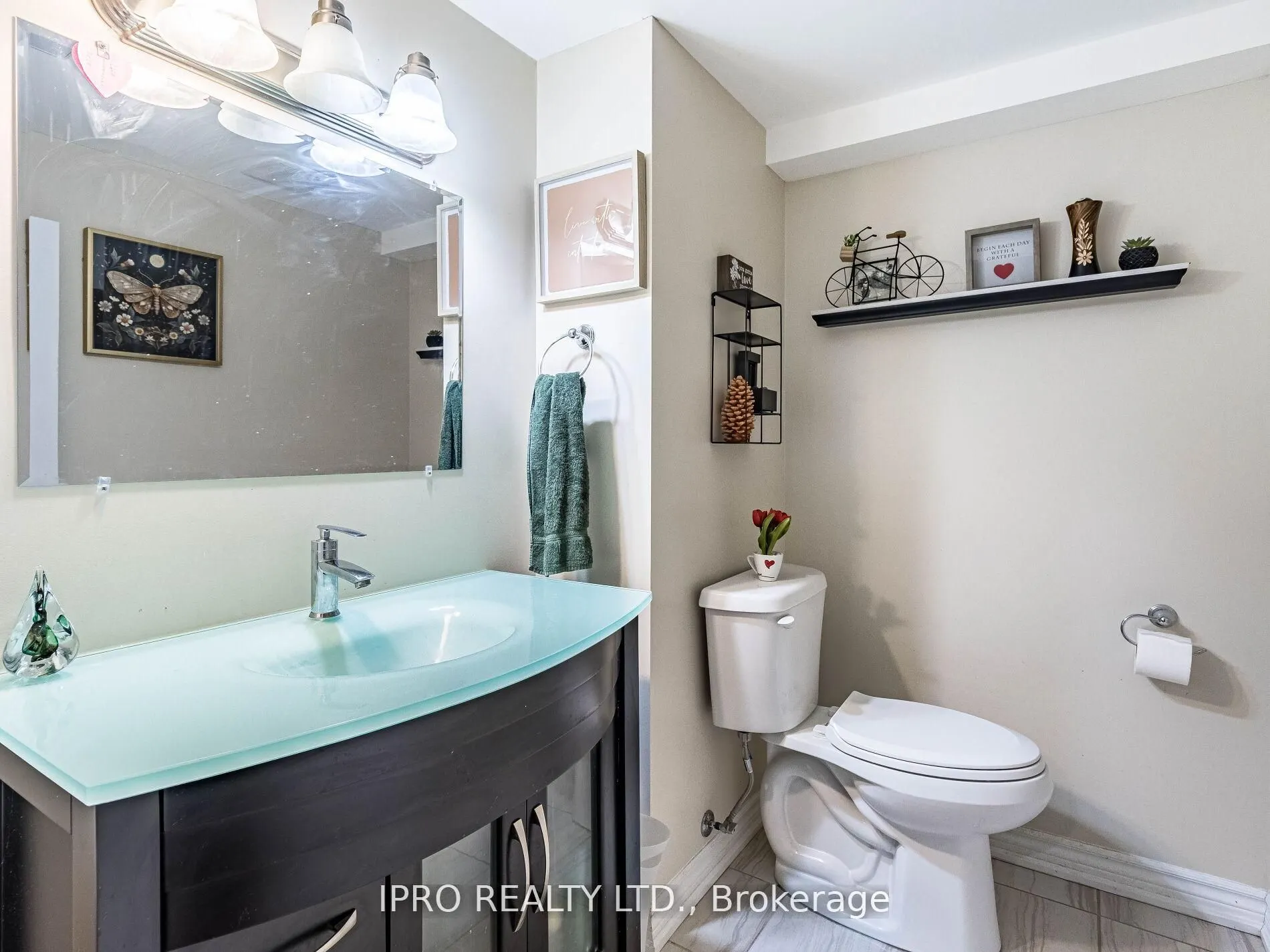 329 Ellwood Drive W