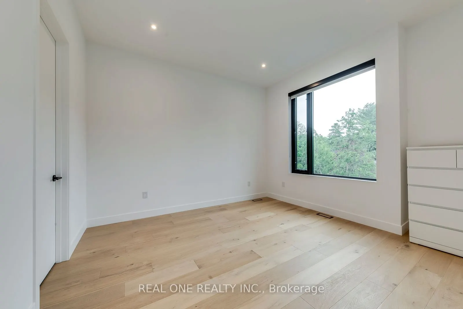 1405 ACTON Crescent